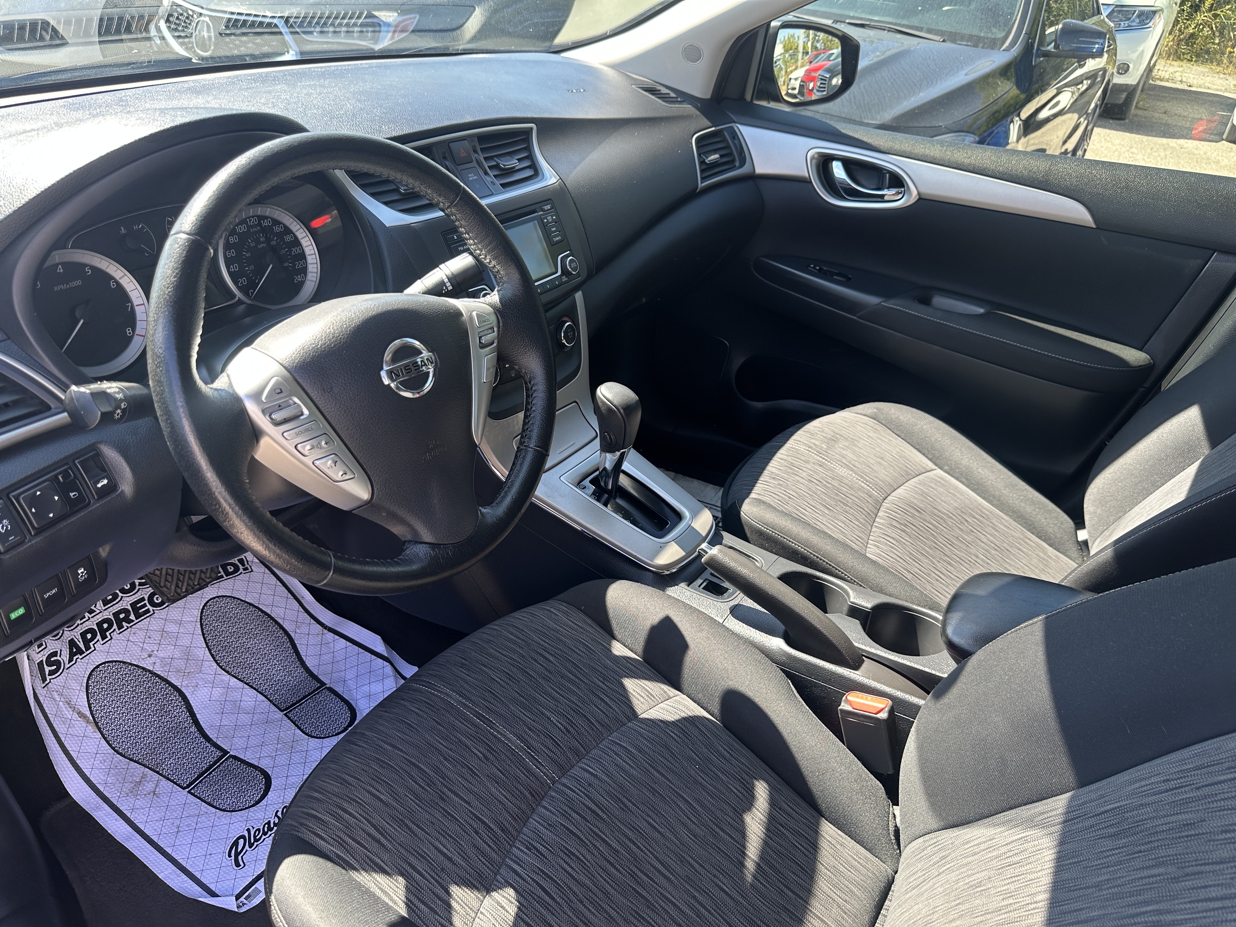 /hakimautosale/2015-Nissan-Sentra-7019768062314136.jpg