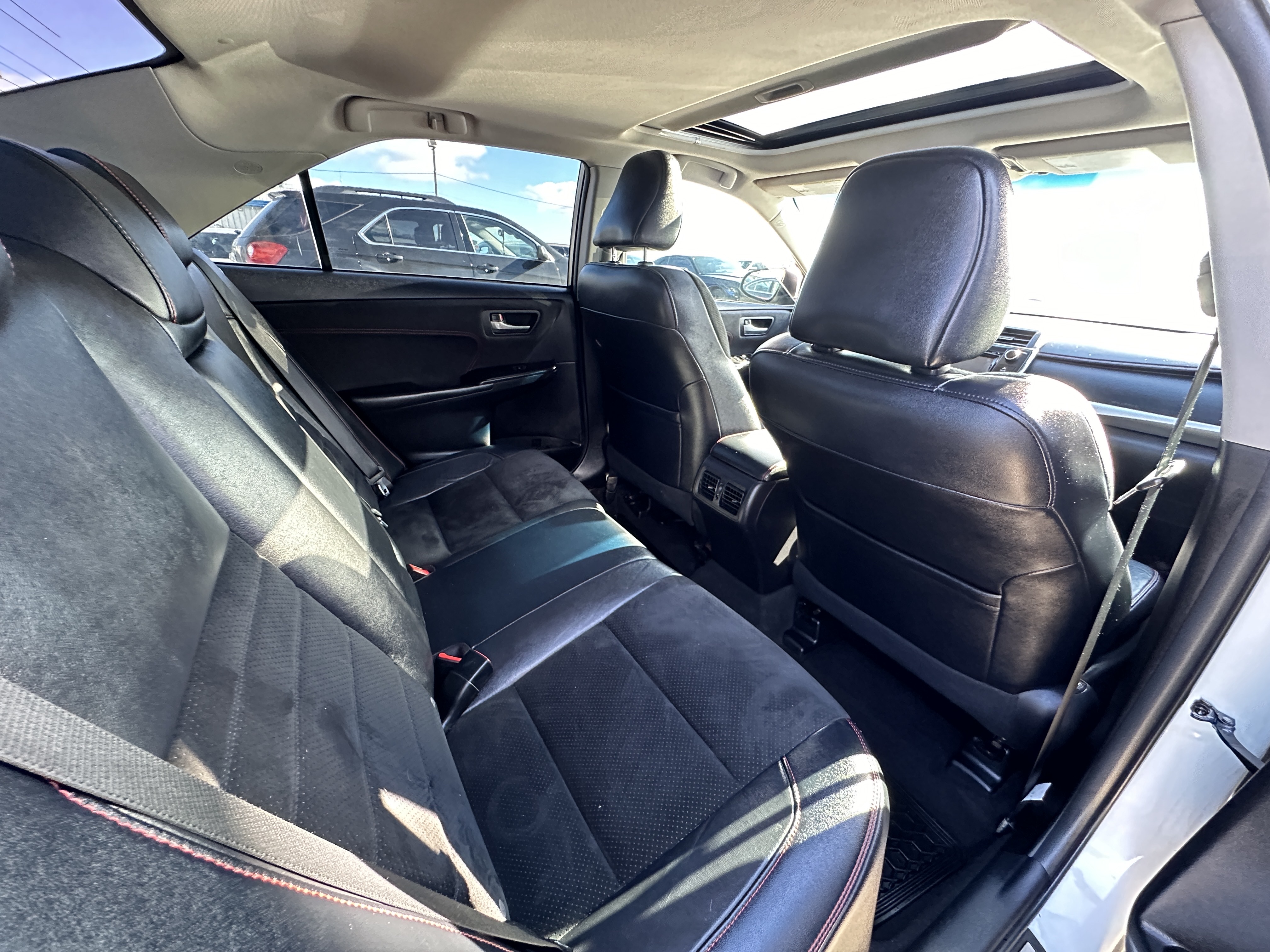 /hakimautosale/2015-Toyota-Camry-980875311964519.jpg