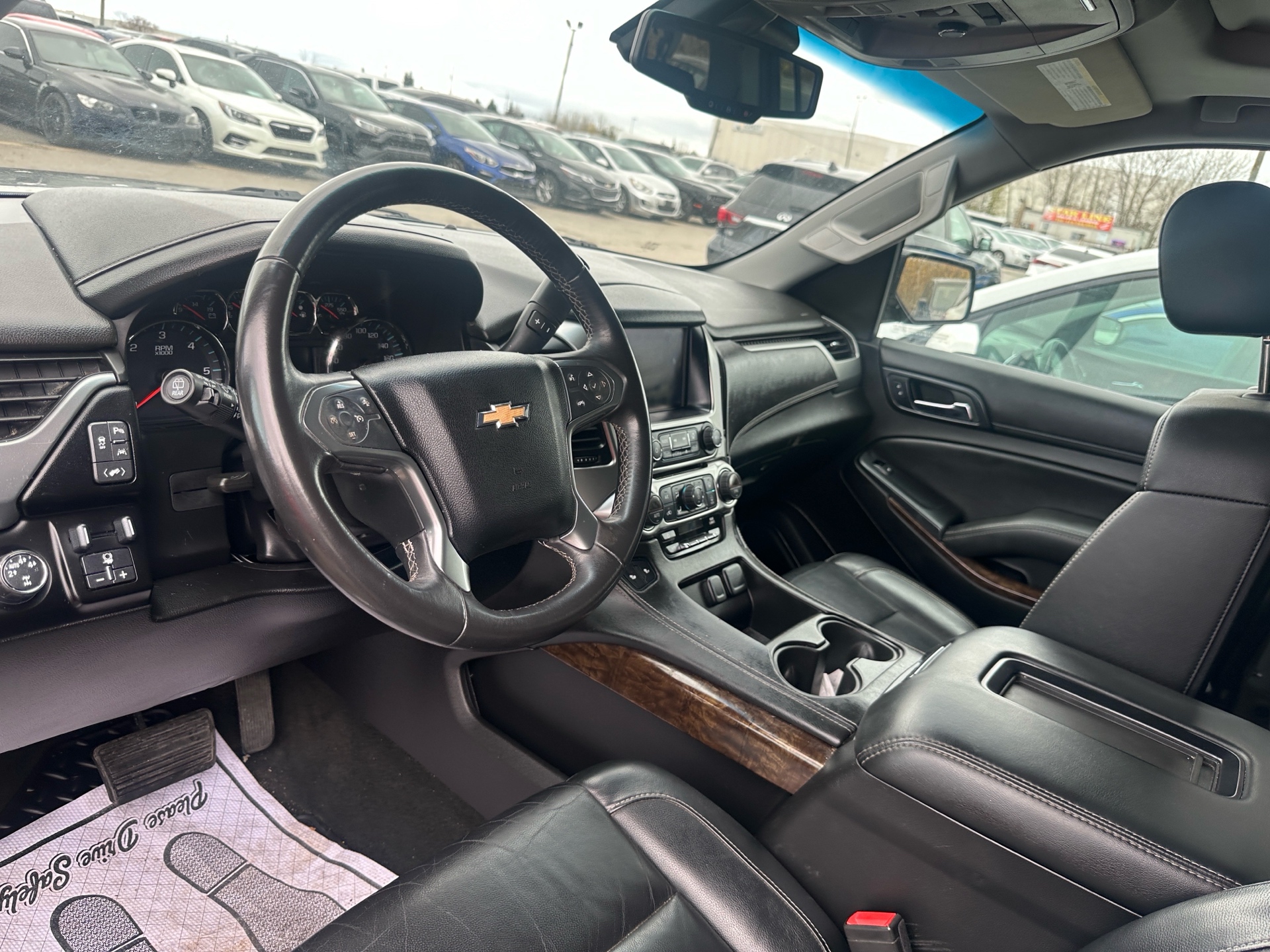 /hakimautosale/2016-Chevrolet-Suburban-1575929726105063.jpg