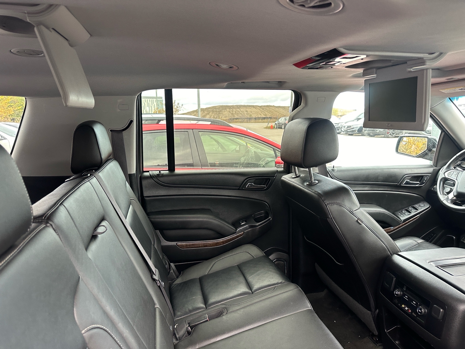 /hakimautosale/2016-Chevrolet-Suburban-9861422422353612.jpg