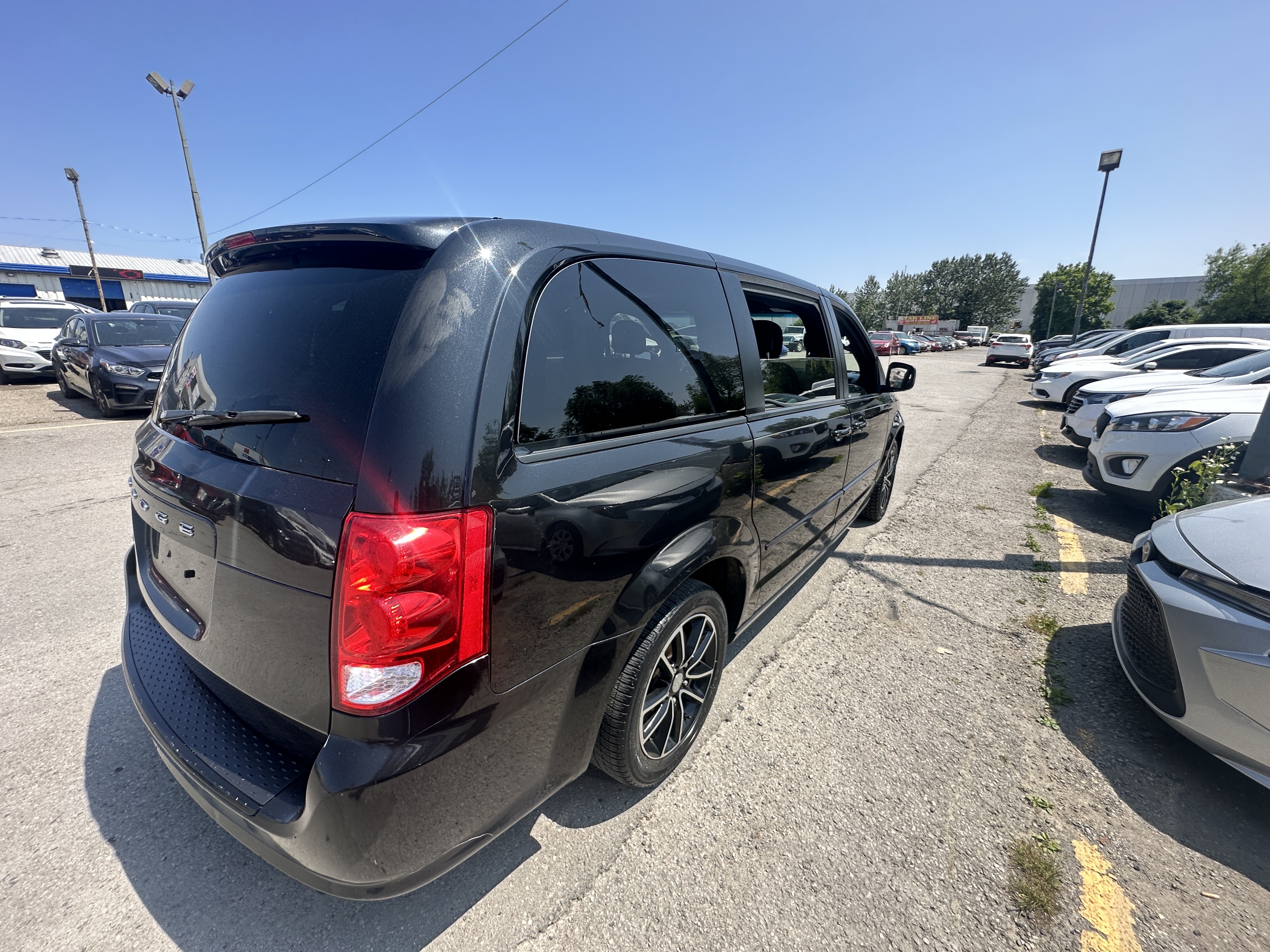 /hakimautosale/2016-Dodge-GrandCaravan-14759767285678205.jpg
