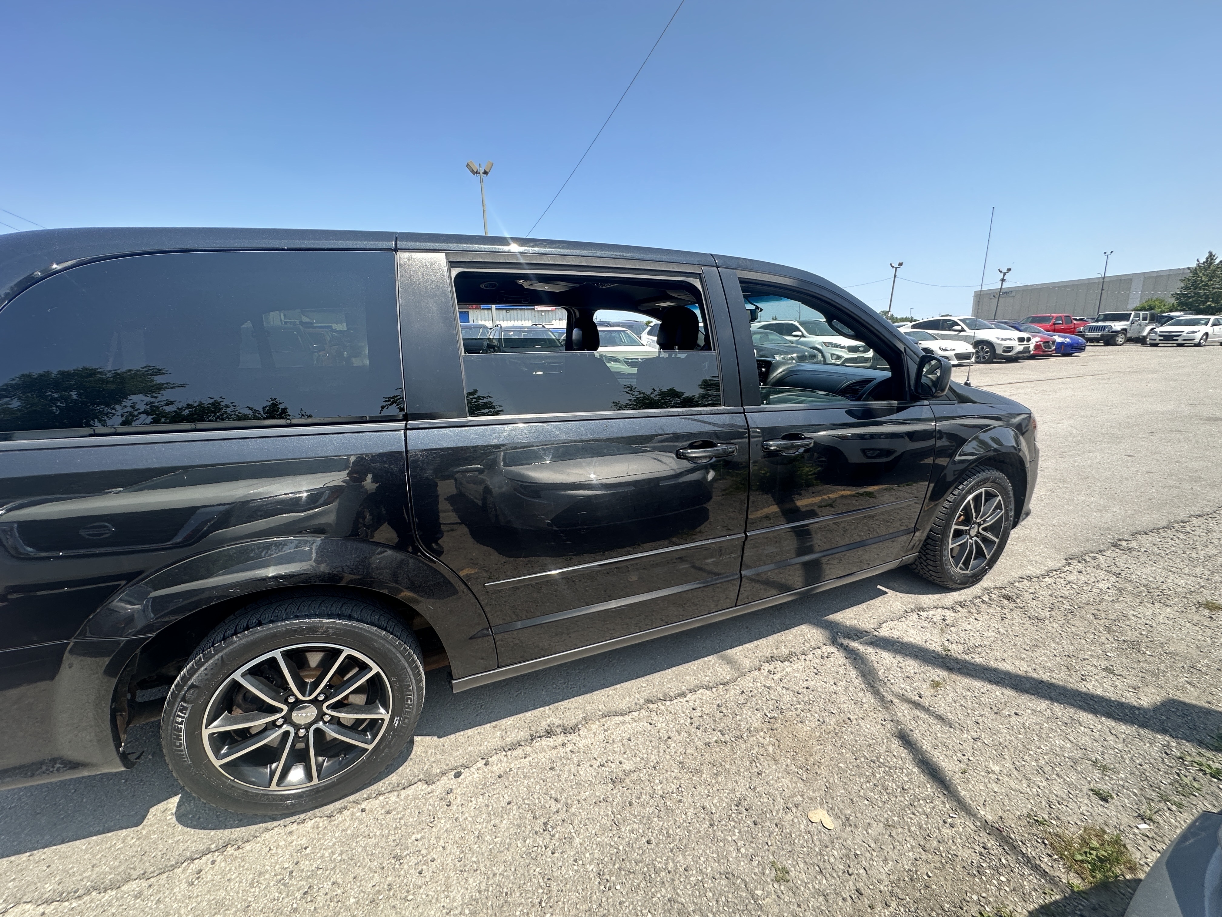 /hakimautosale/2016-Dodge-GrandCaravan-17615257834187248.jpg