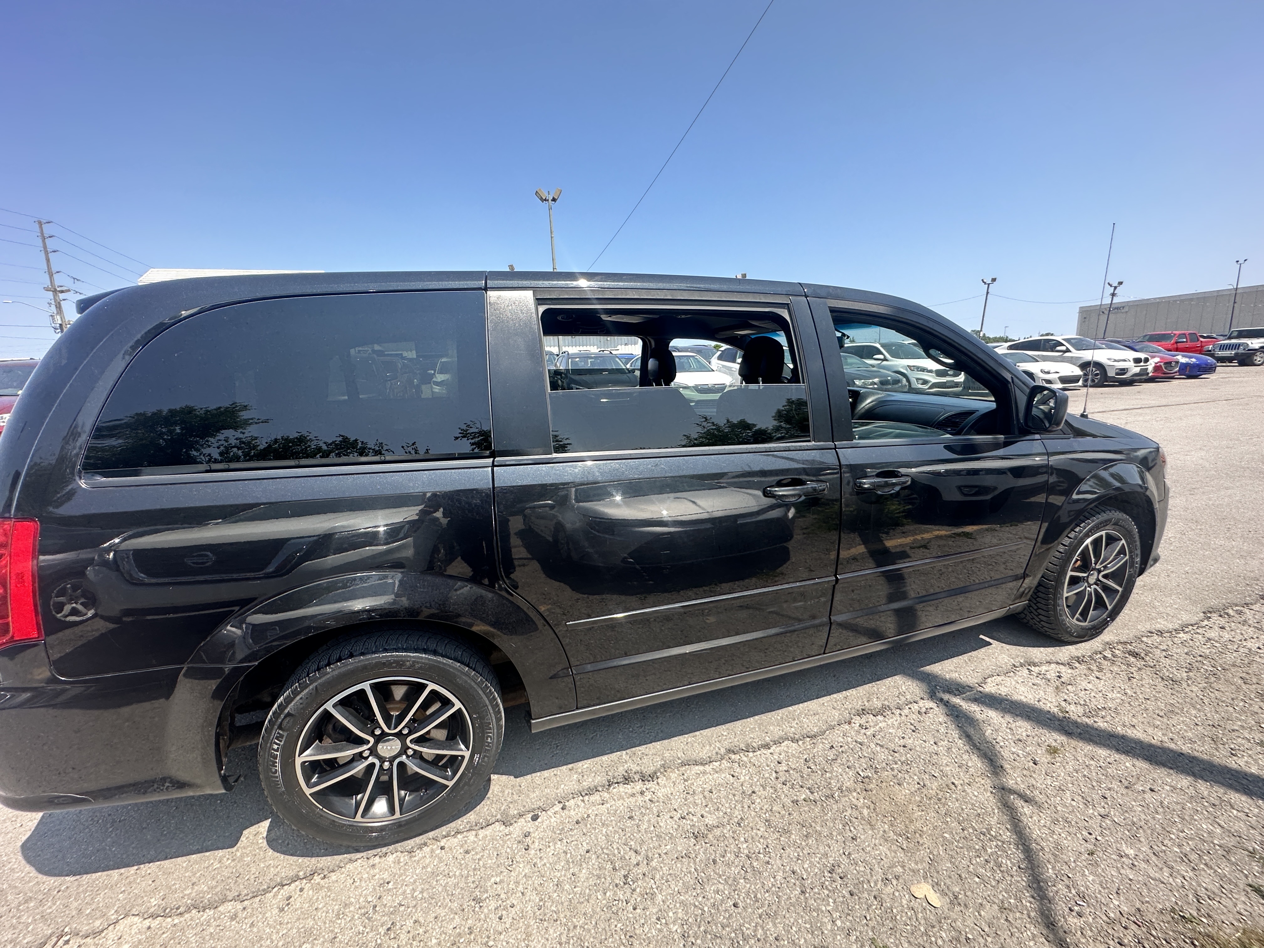 /hakimautosale/2016-Dodge-GrandCaravan-2101149465729817.jpg