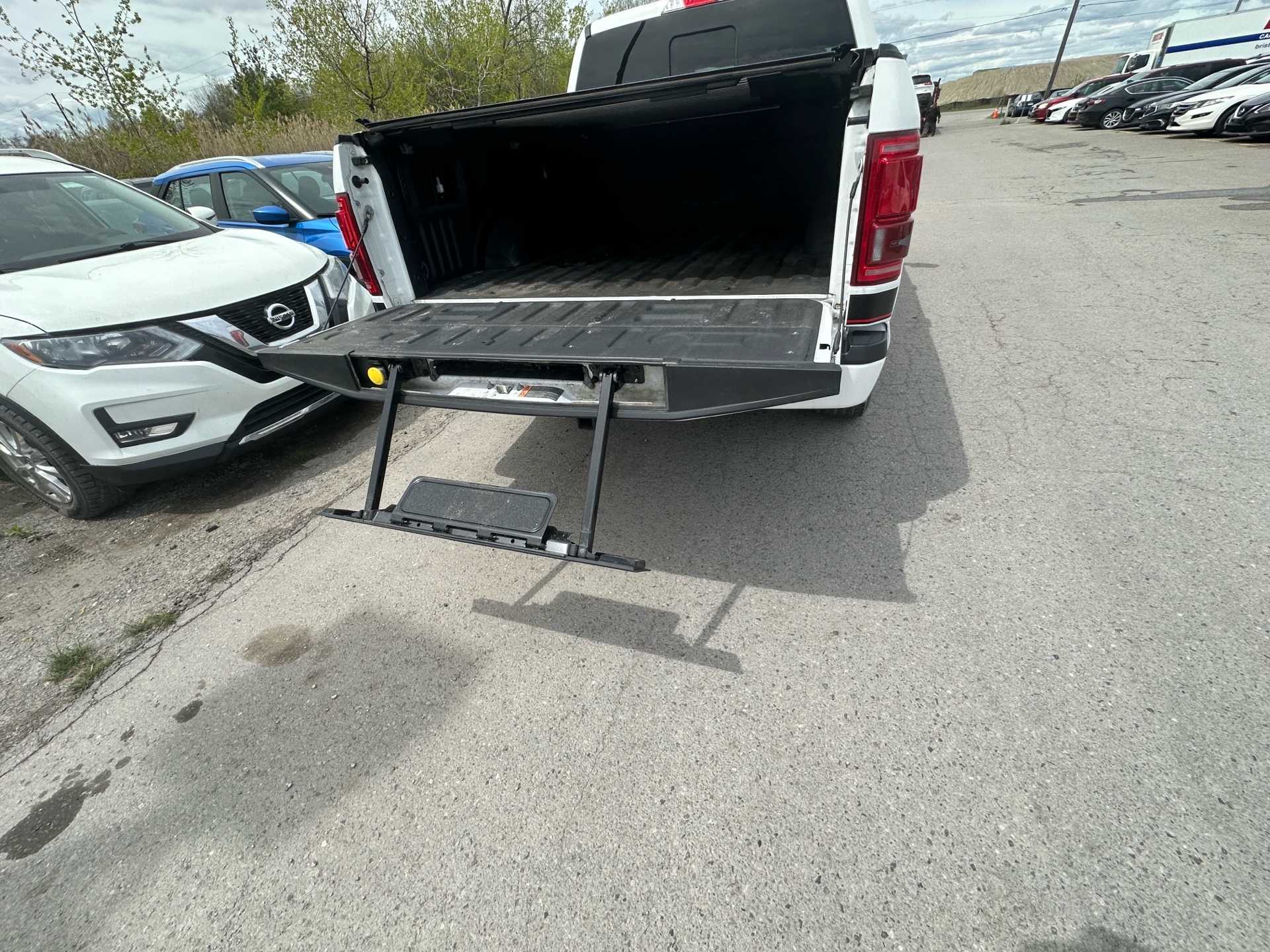 /hakimautosale/2016-Ford-F-150-30203005520292825.jpg
