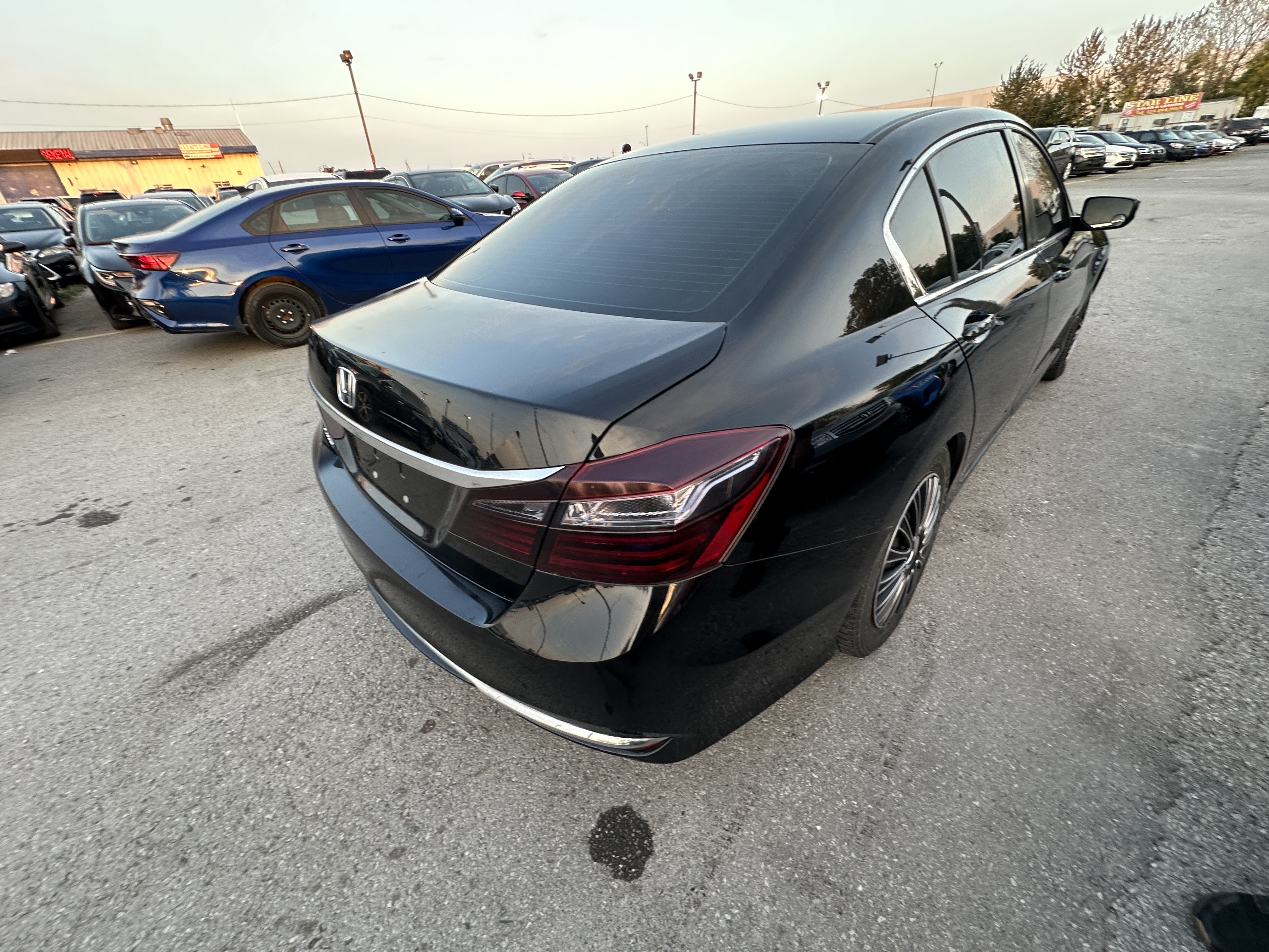 /hakimautosale/2016-Honda-AccordSedan-32067549861162337.jpg