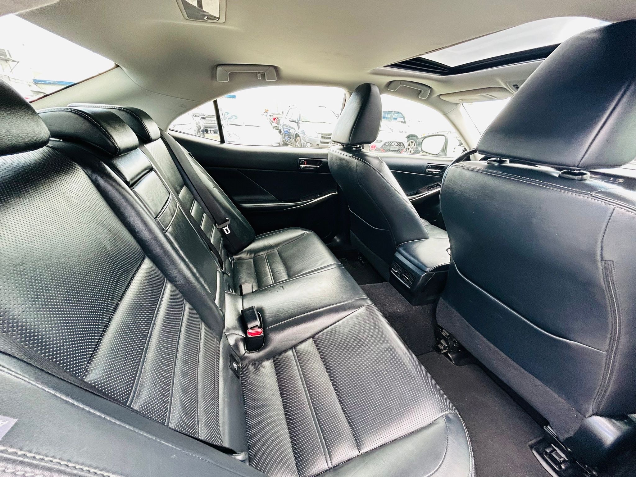/hakimautosale/2016-Lexus-IS300-34567484801338266.jpg