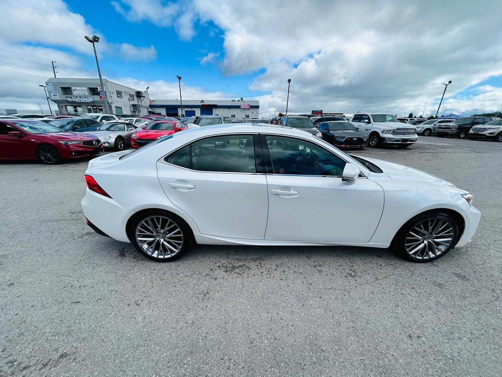 /hakimautosale/2016-Lexus-IS300-6336583730340959.jpg
