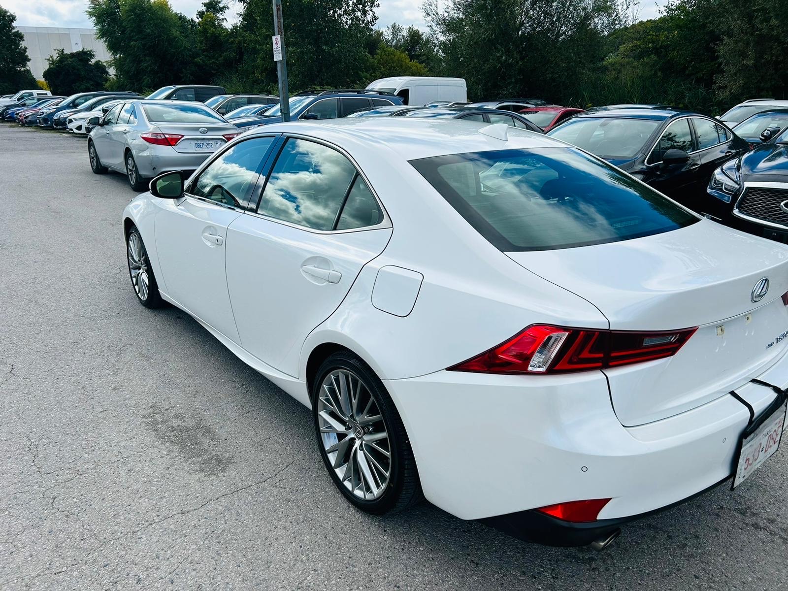 /hakimautosale/2016-Lexus-IS300-6980684682356242.jpg