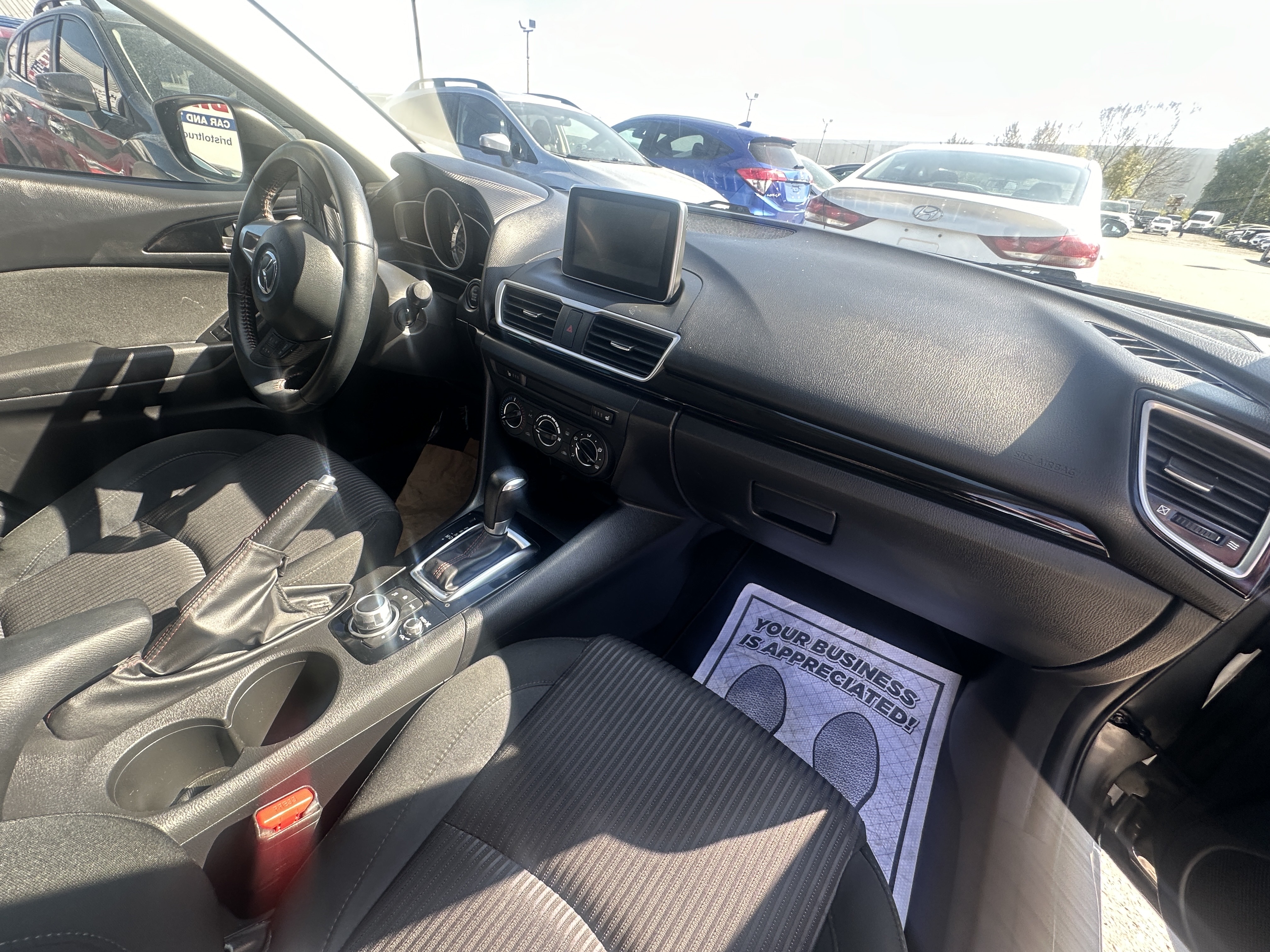 /hakimautosale/2016-Mazda-Mazda3-02412670630769531.jpg