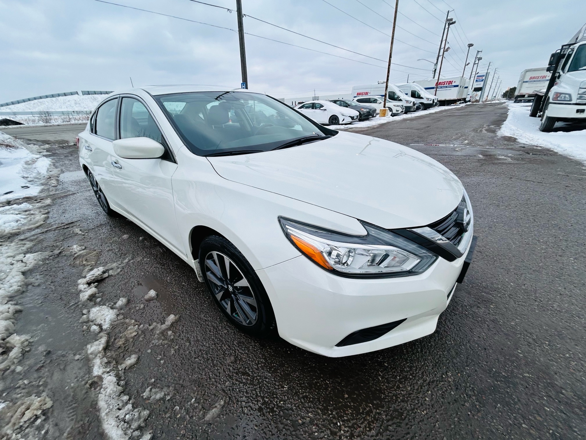 /hakimautosale/2016-Nissan-Altima-16238850467552468.jpg