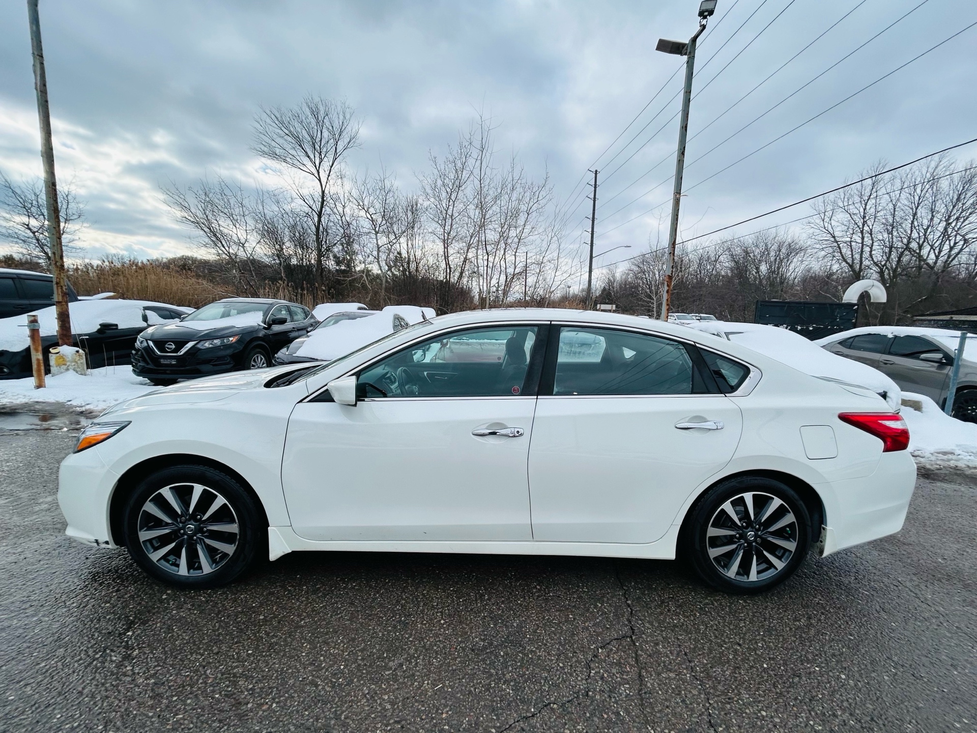 /hakimautosale/2016-Nissan-Altima-1702776147865308.jpg