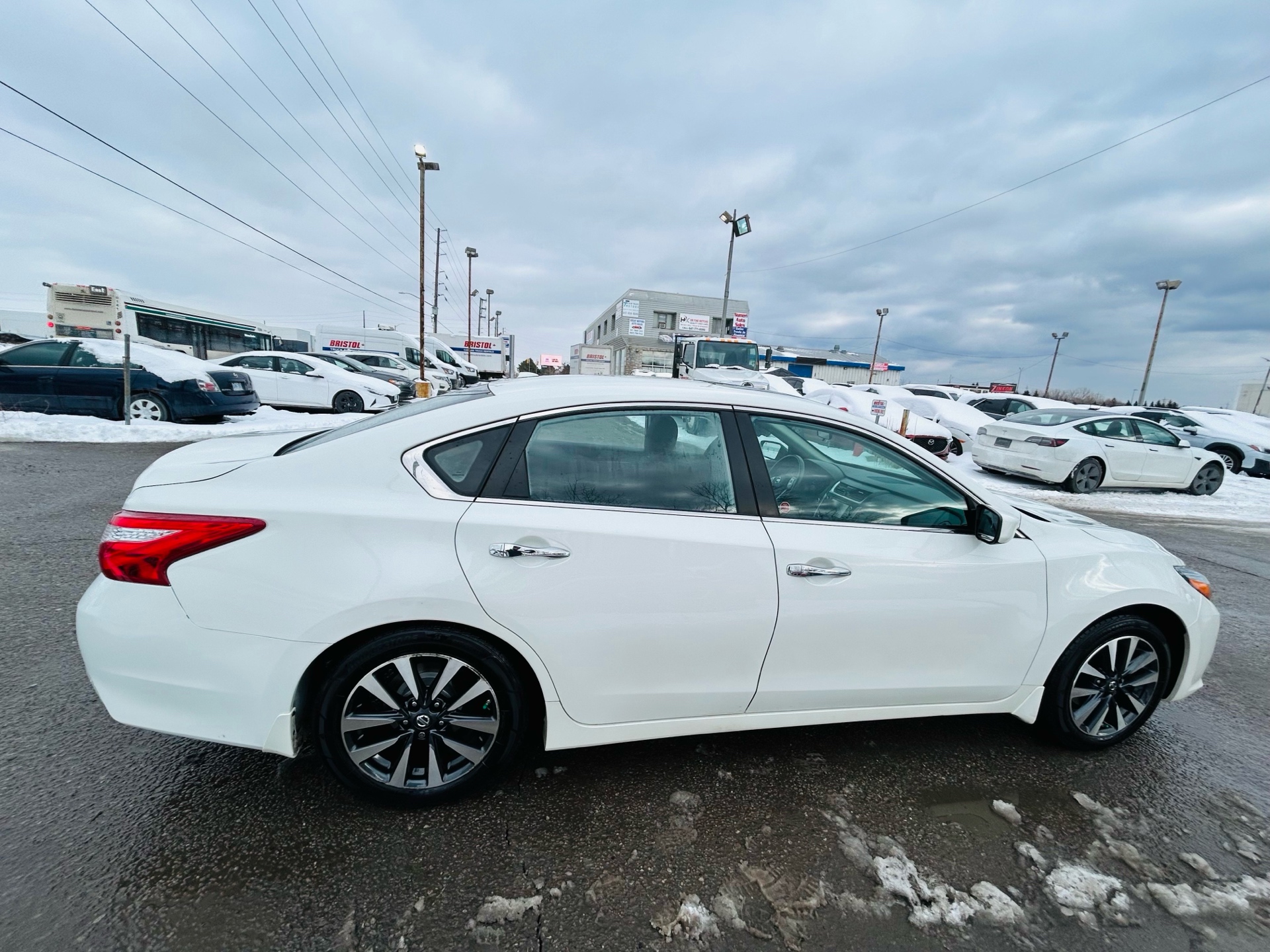 /hakimautosale/2016-Nissan-Altima-9203918801774358.jpg