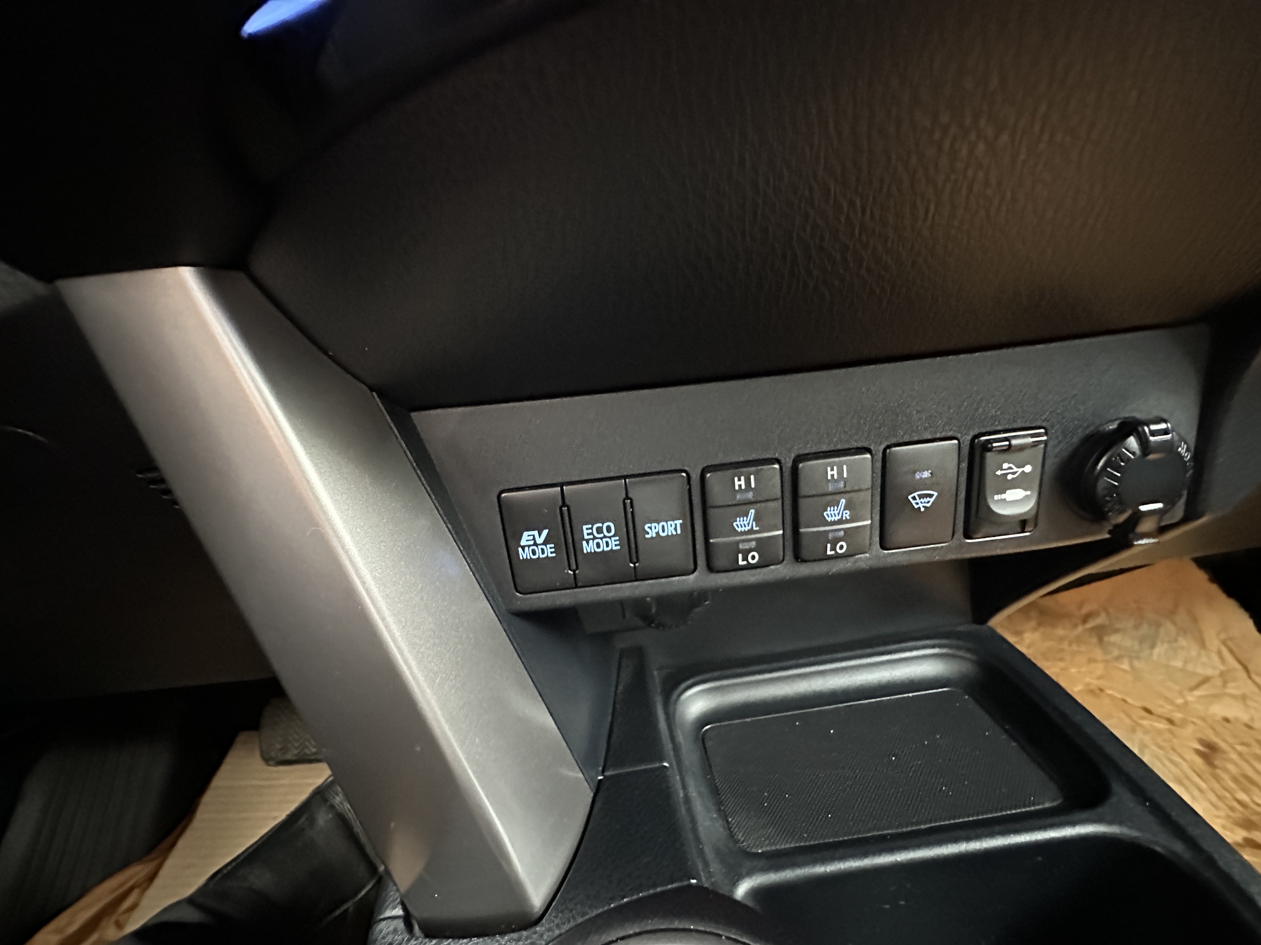 /hakimautosale/2016-Toyota-RAV4Hybrid-2819114813473289.jpg