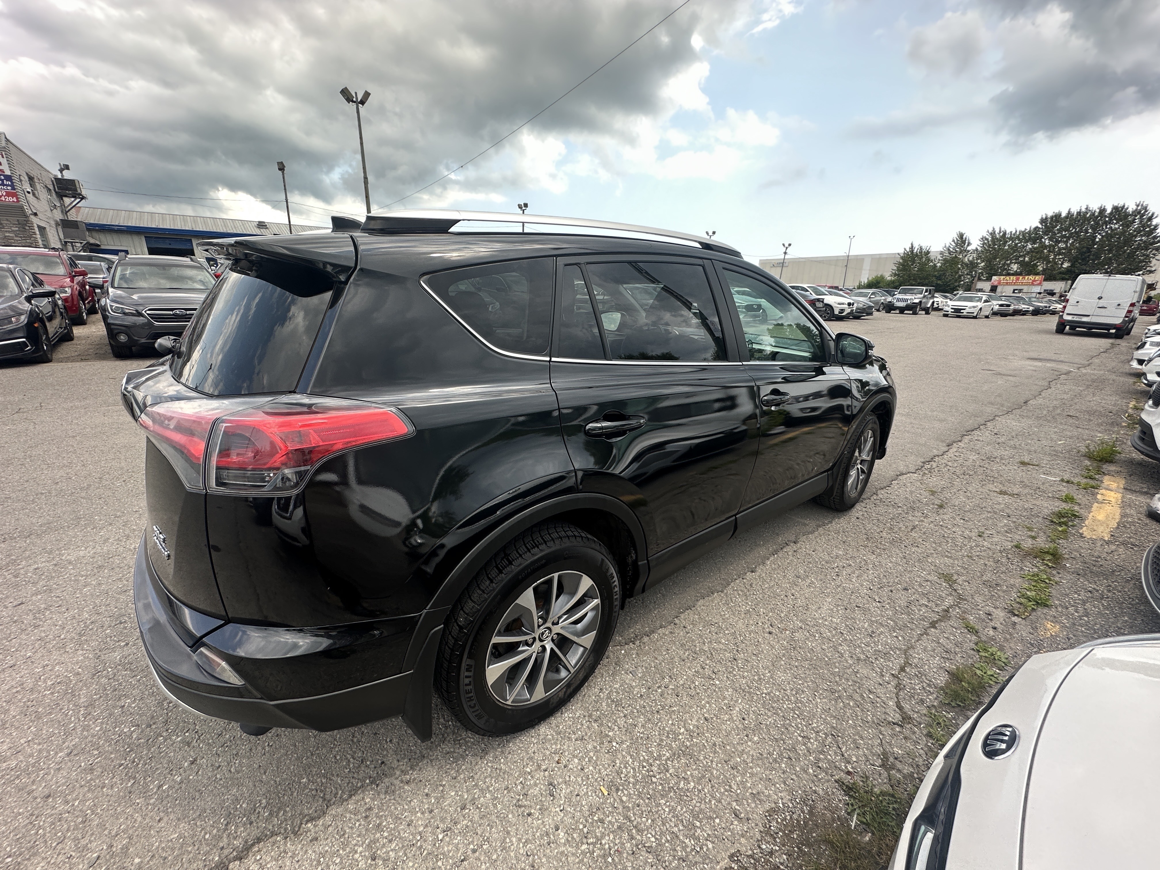 /hakimautosale/2016-Toyota-RAV4Hybrid-5355159370072406.jpg