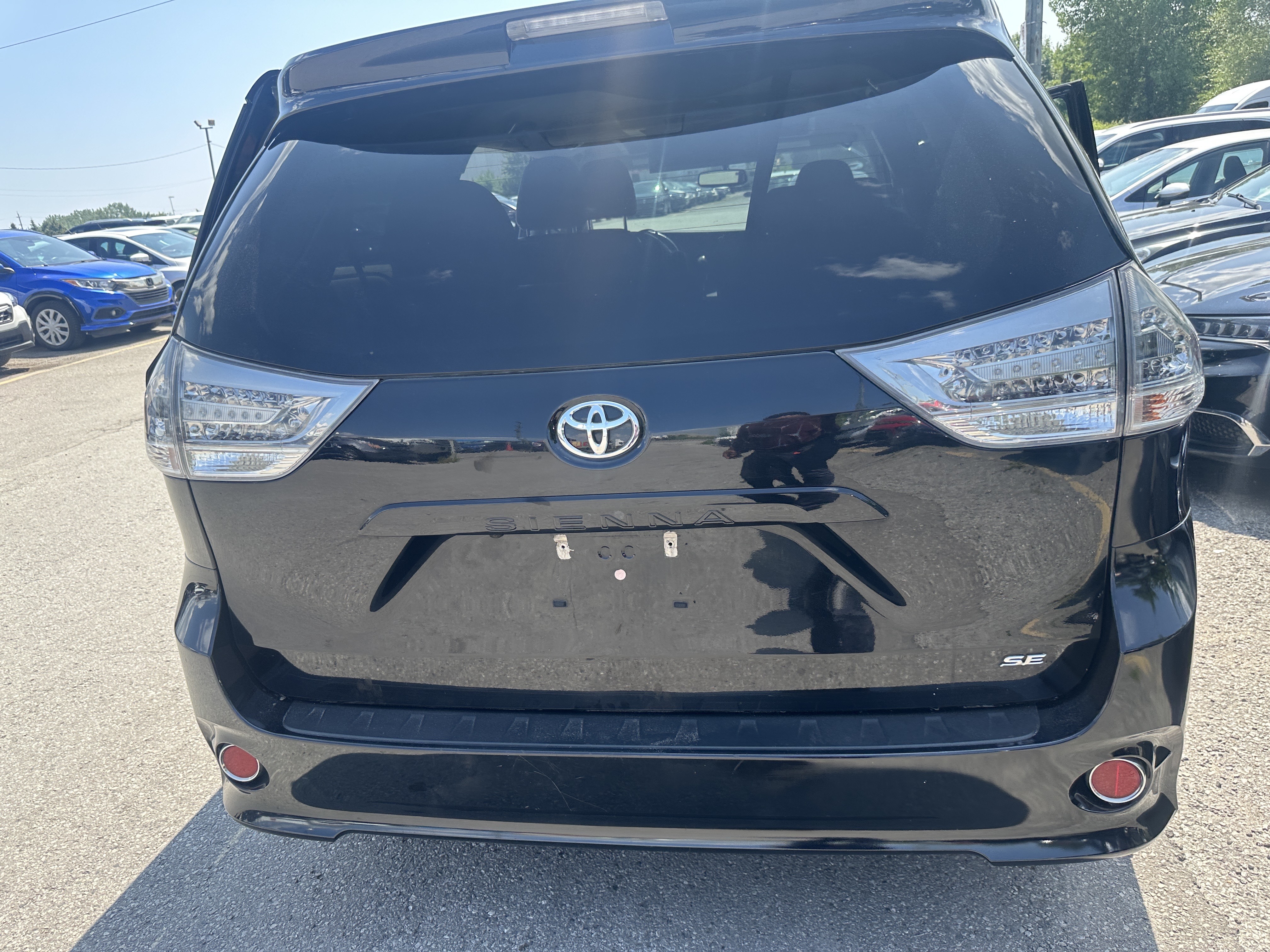 /hakimautosale/2016-Toyota-Sienna-13112467229694857.jpg