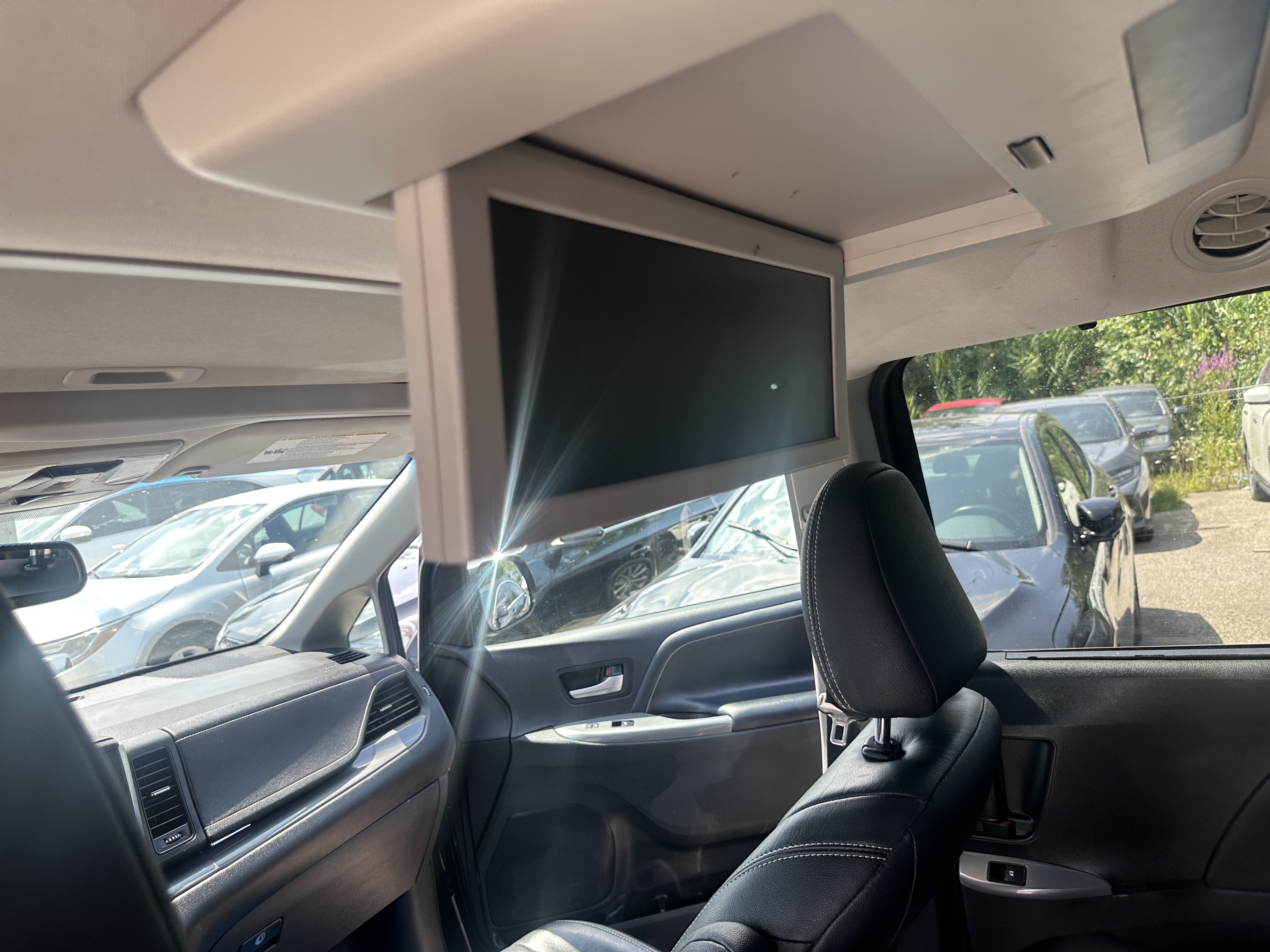 /hakimautosale/2016-Toyota-Sienna-30216364811559693.jpg