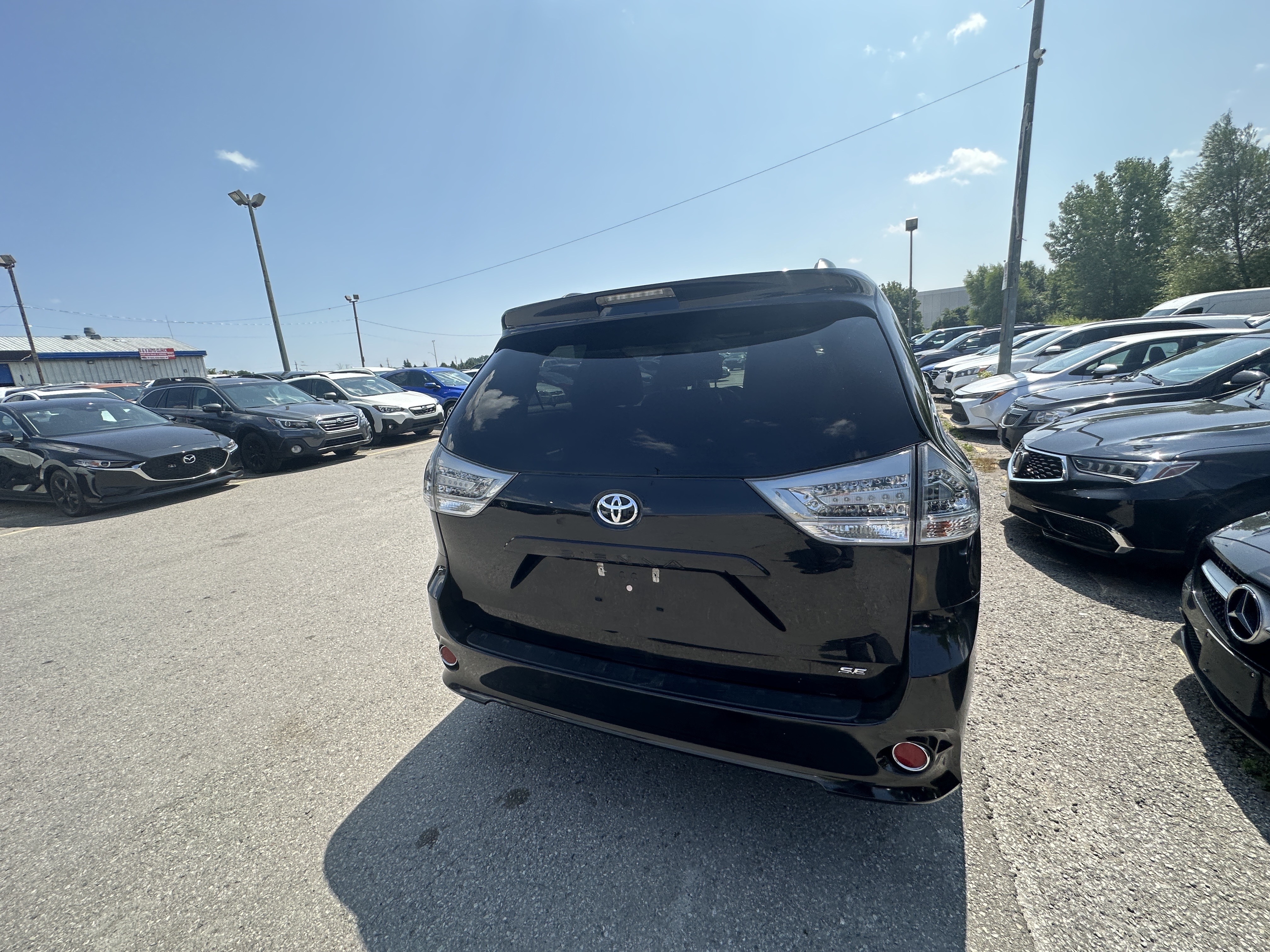 /hakimautosale/2016-Toyota-Sienna-34781743938799936.jpg