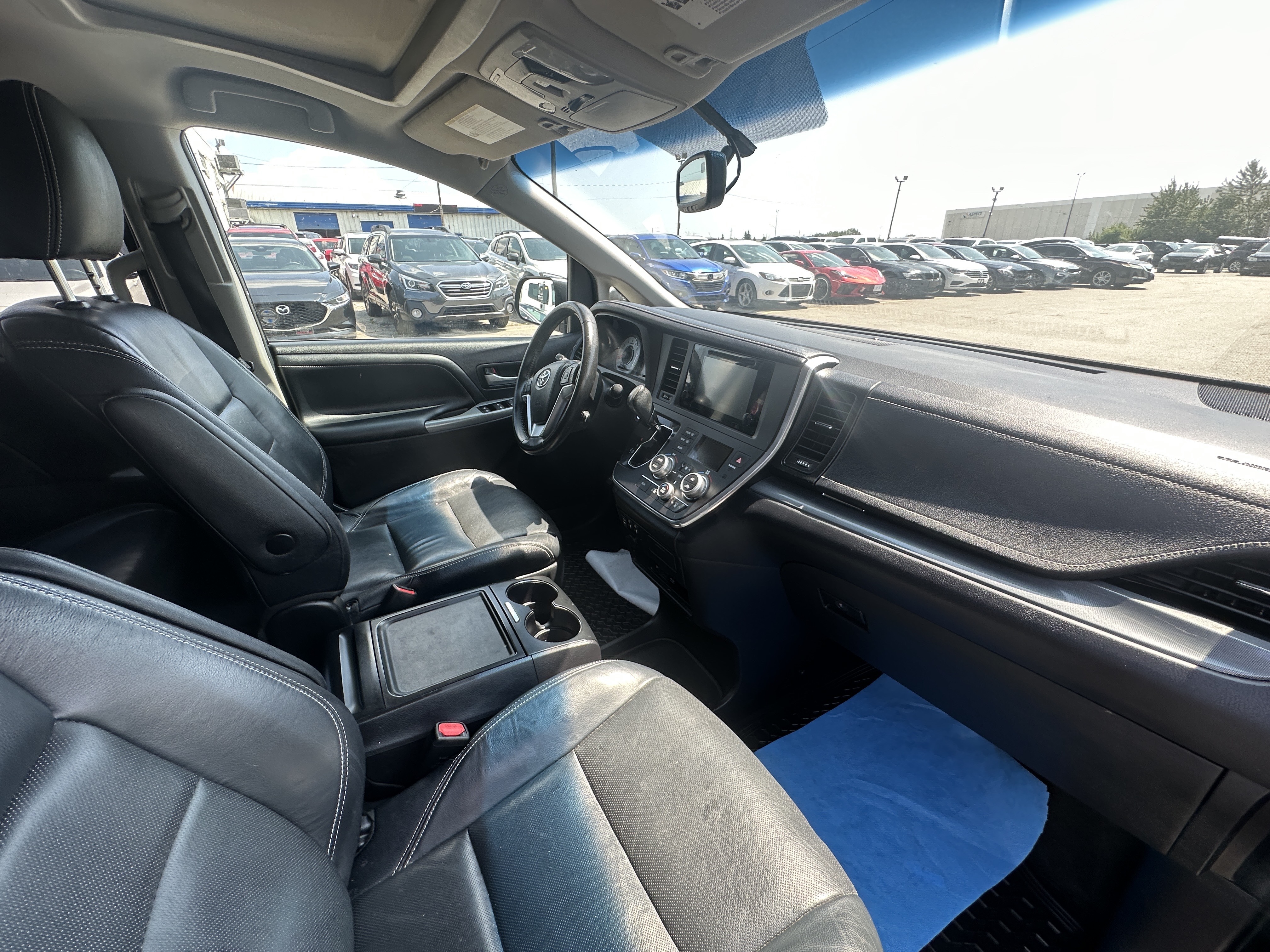 /hakimautosale/2016-Toyota-Sienna-6143288678419856.jpg