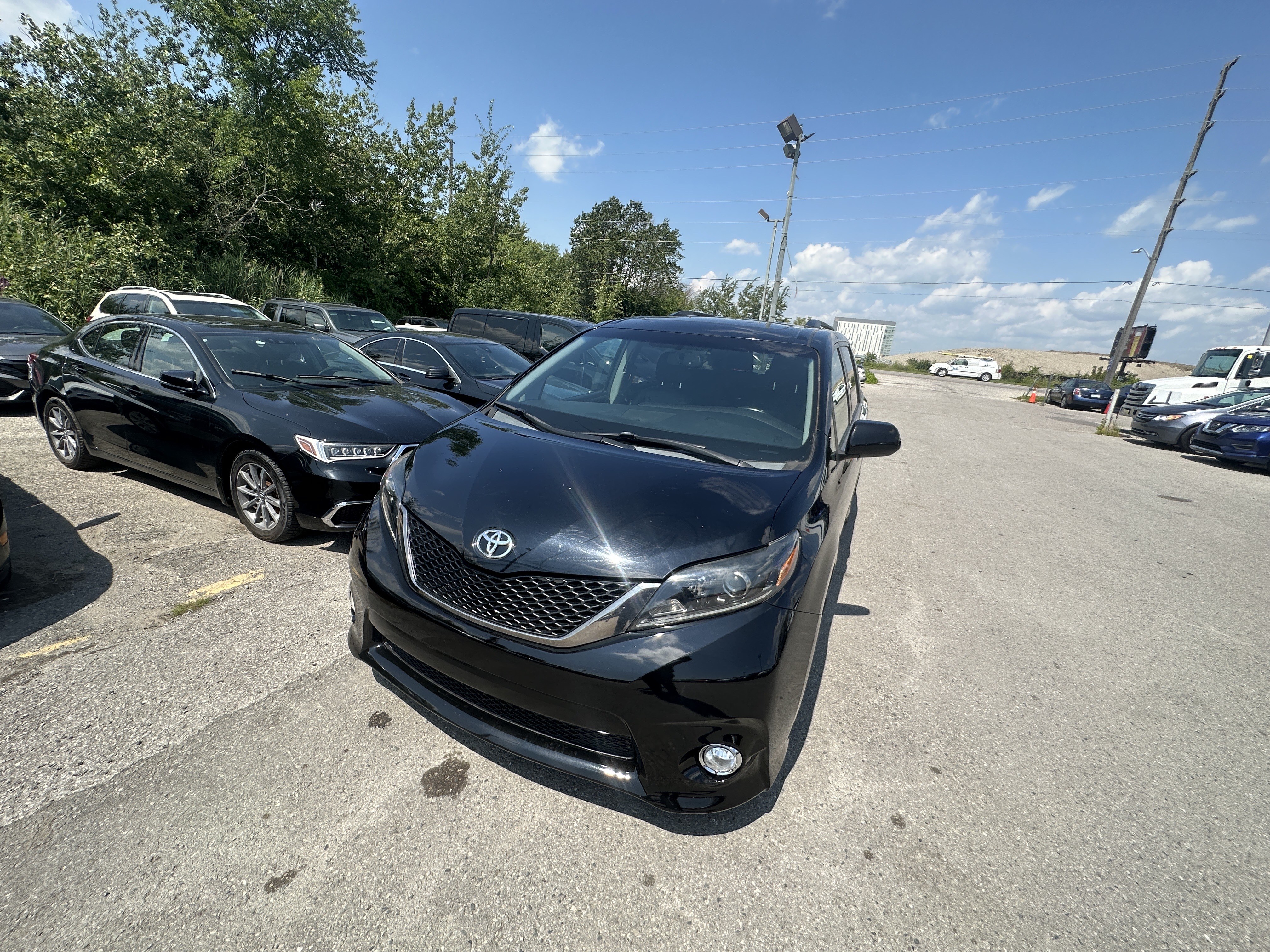 /hakimautosale/2016-Toyota-Sienna-7380109930119569.jpg