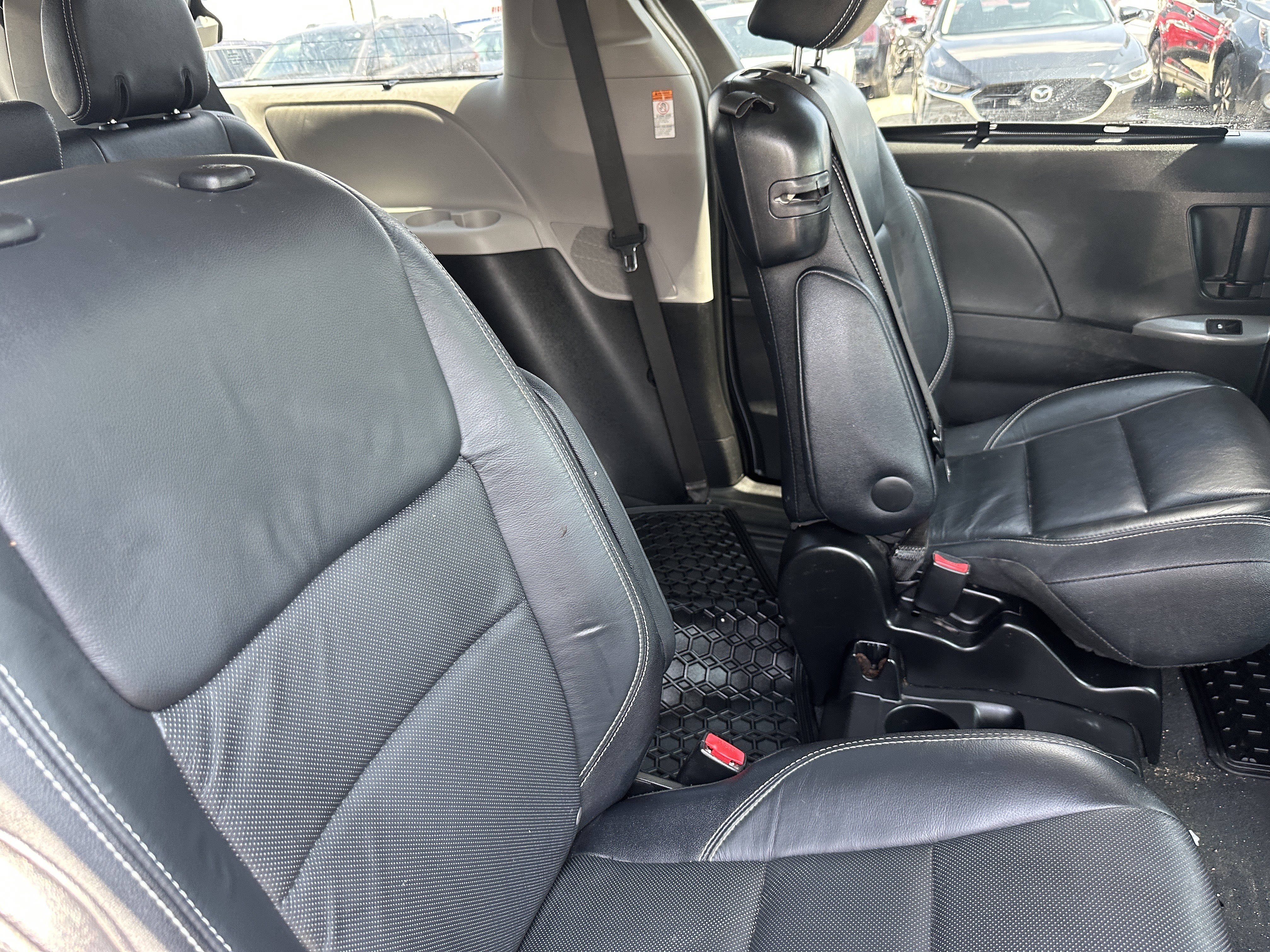 /hakimautosale/2016-Toyota-Sienna-7616868276212672.jpg