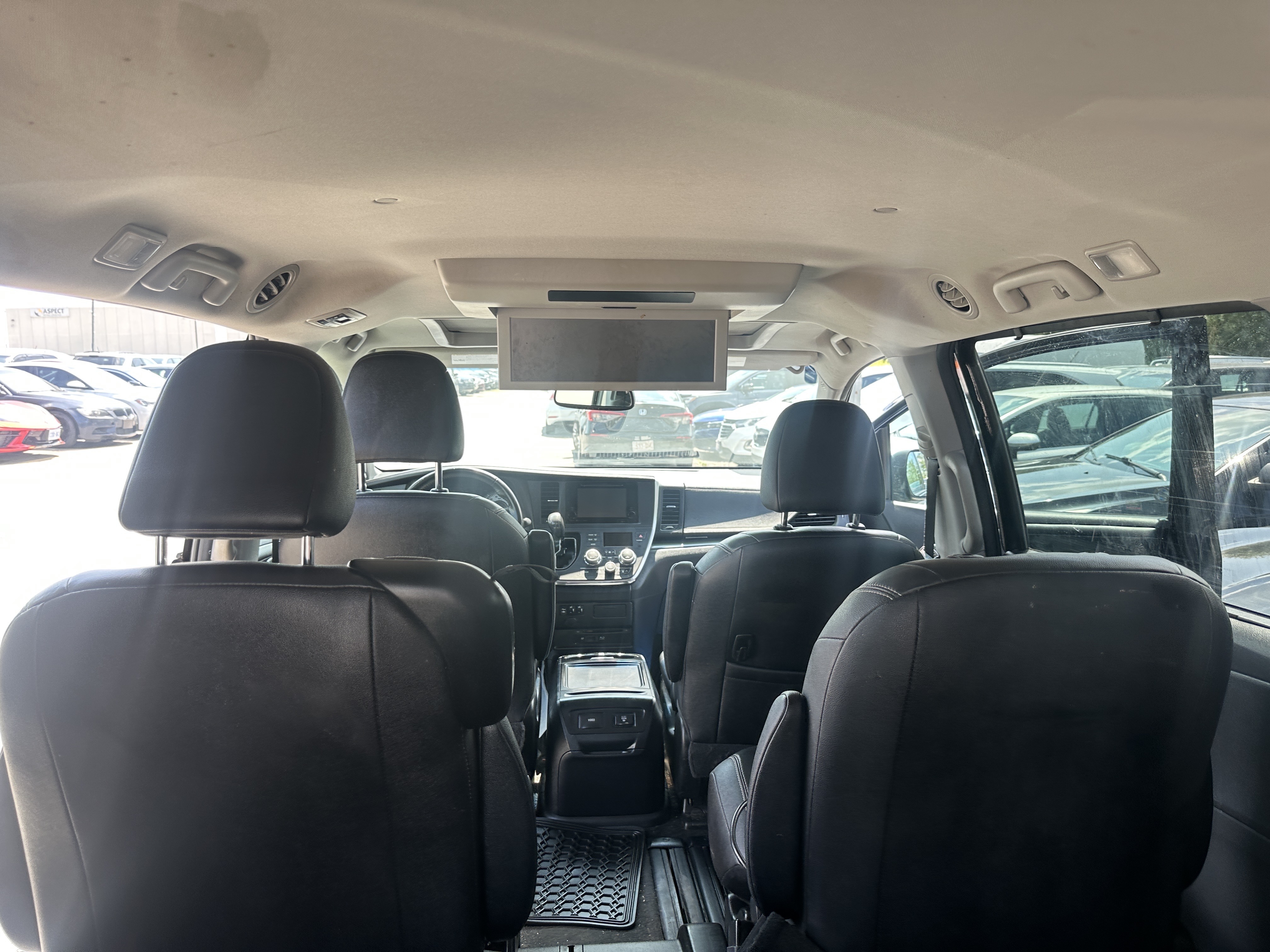 /hakimautosale/2016-Toyota-Sienna-7705501753389417.jpg