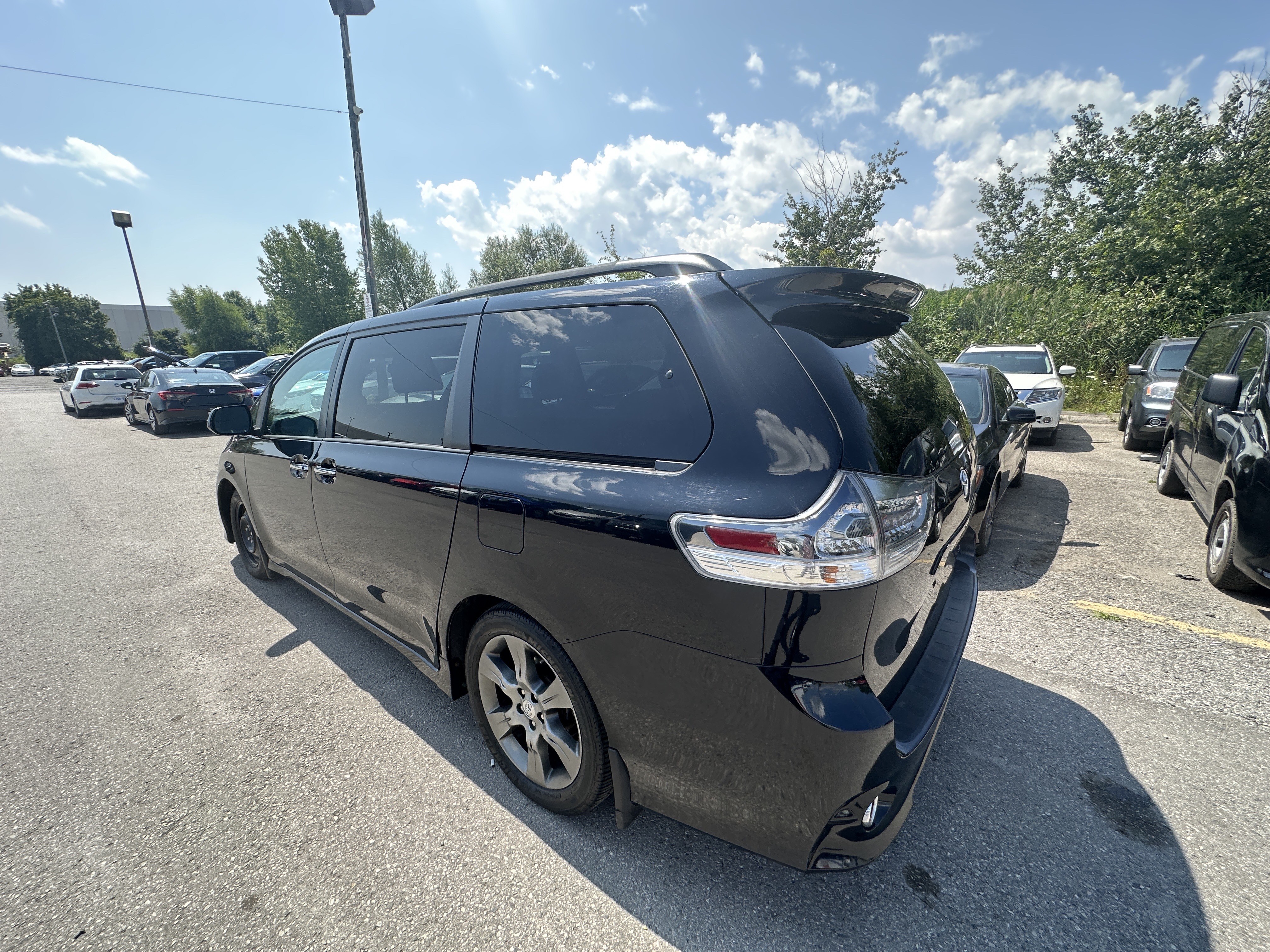/hakimautosale/2016-Toyota-Sienna-7905452622028233.jpg
