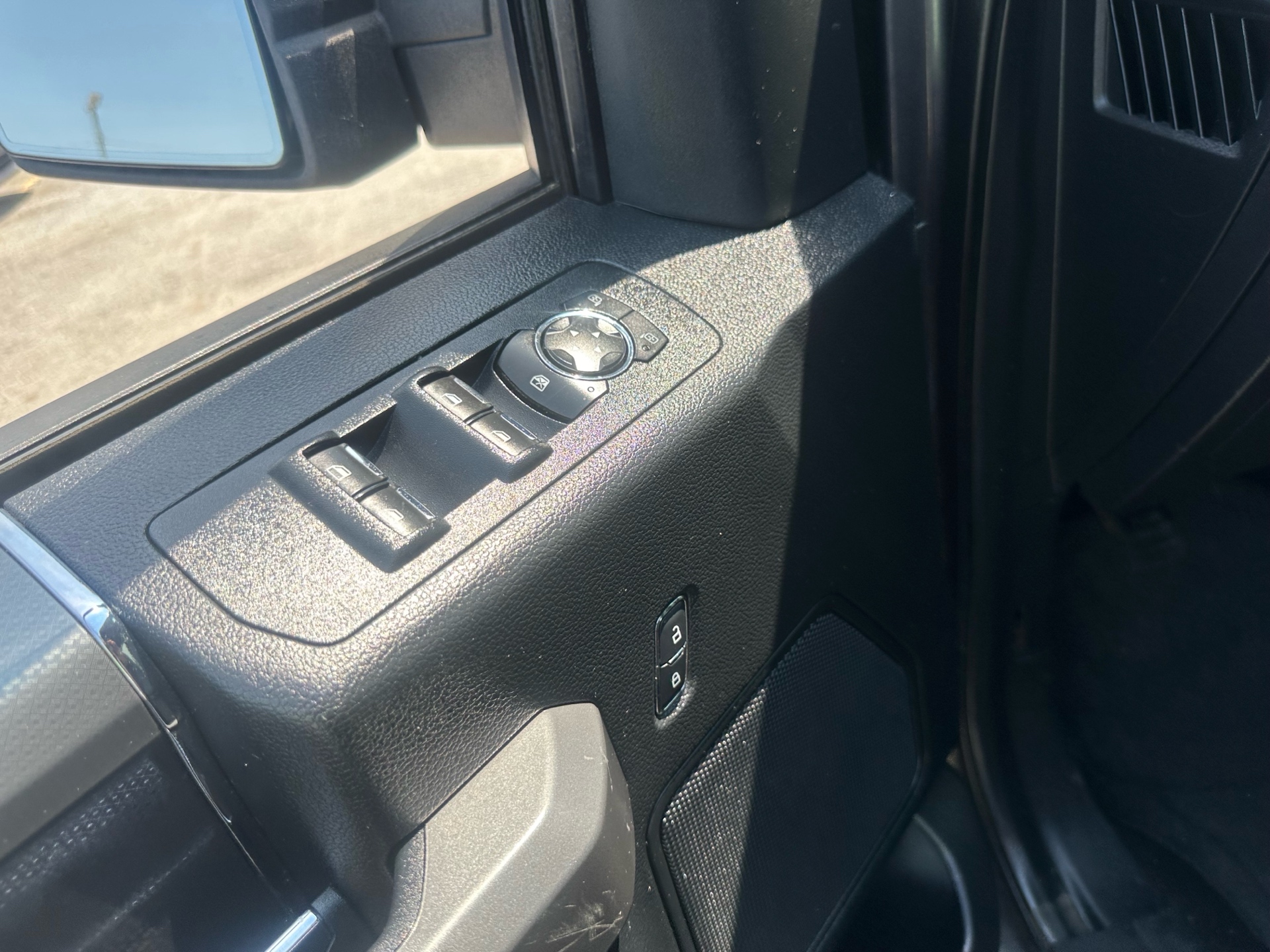 /hakimautosale/2017-Ford-F-150-37676545307940335.jpg