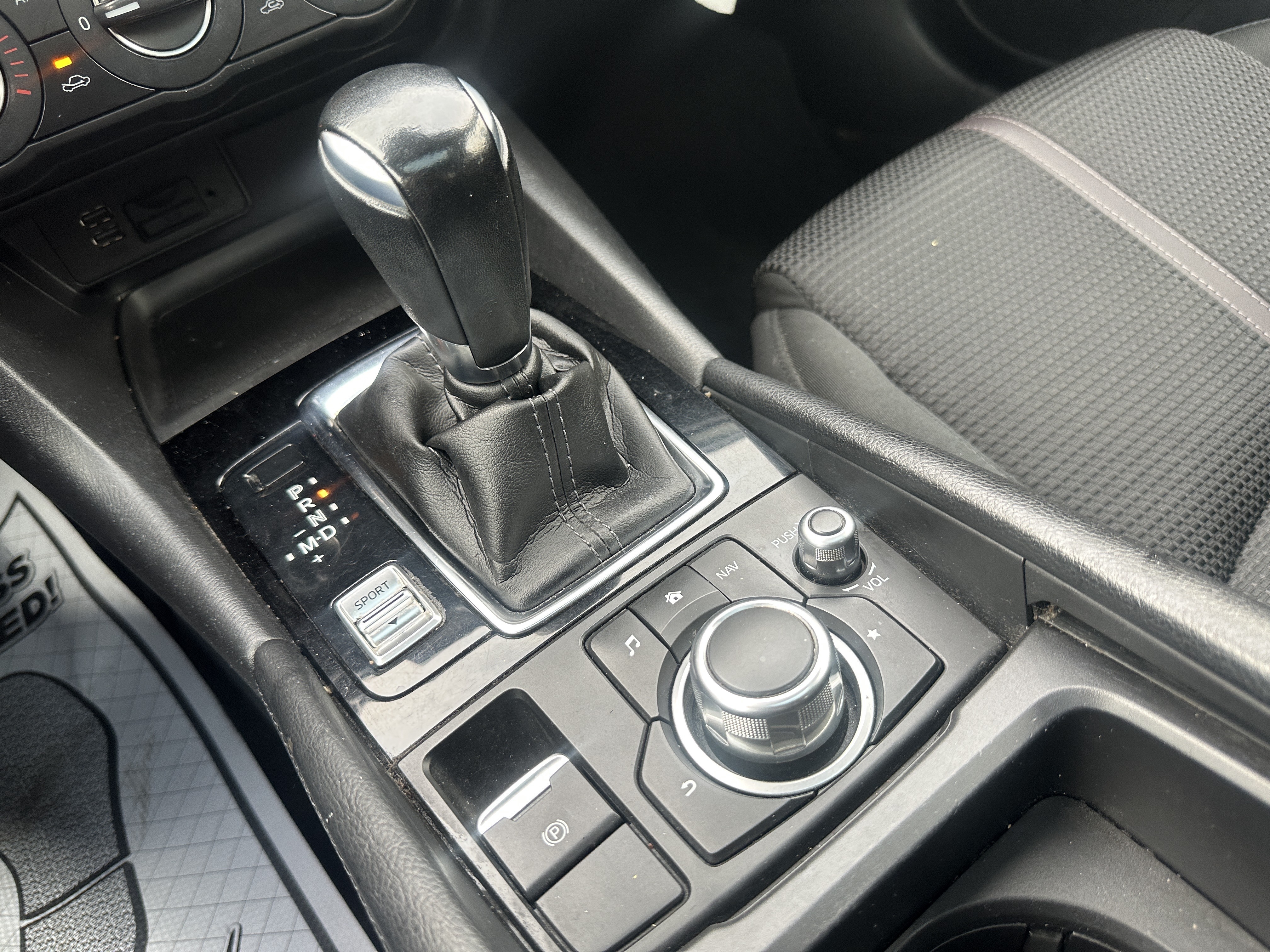/hakimautosale/2017-Mazda-Mazda3-8098468637422946.jpg