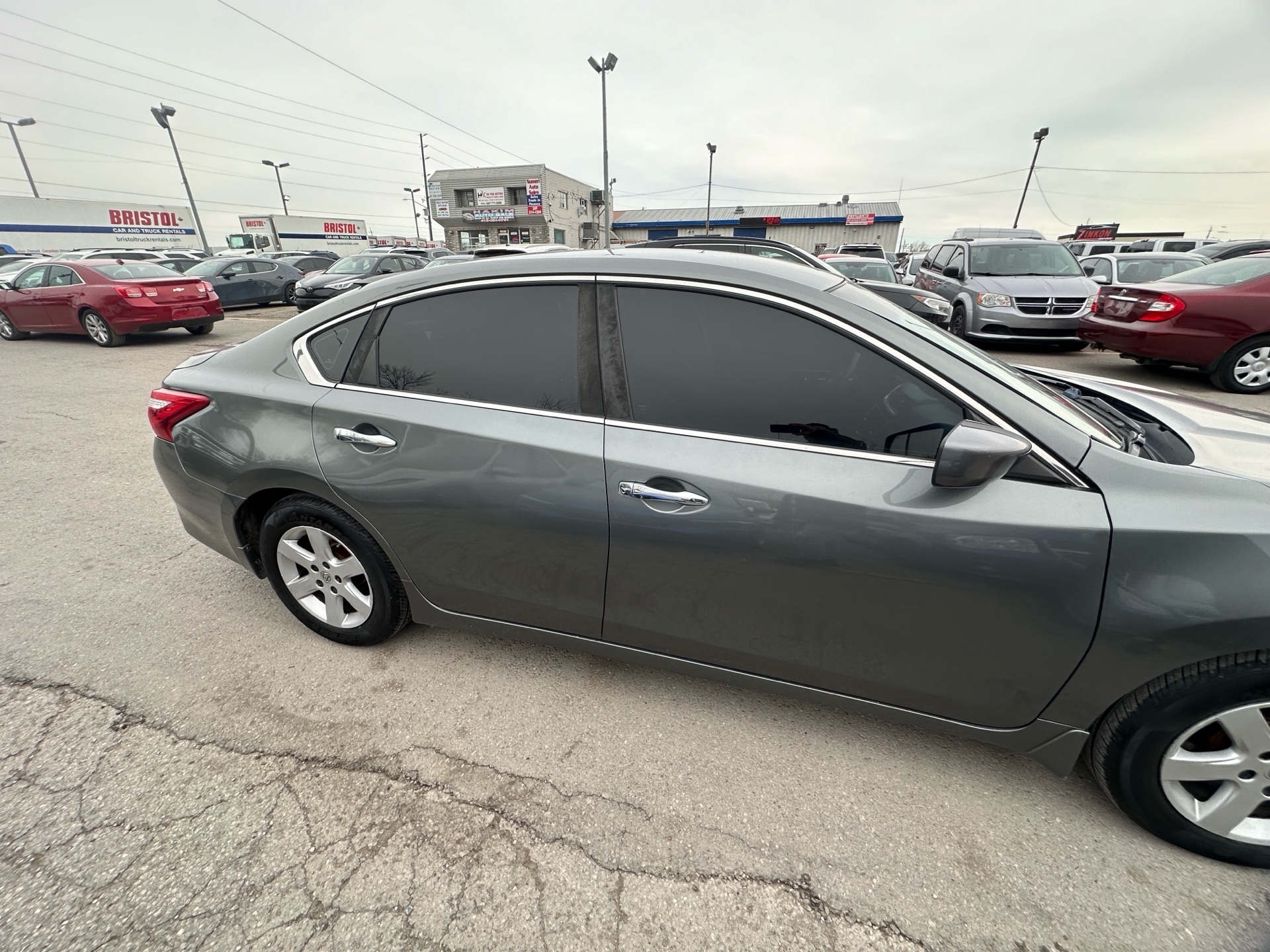 /hakimautosale/2017-Nissan-Altima-5461899176968619.jpg