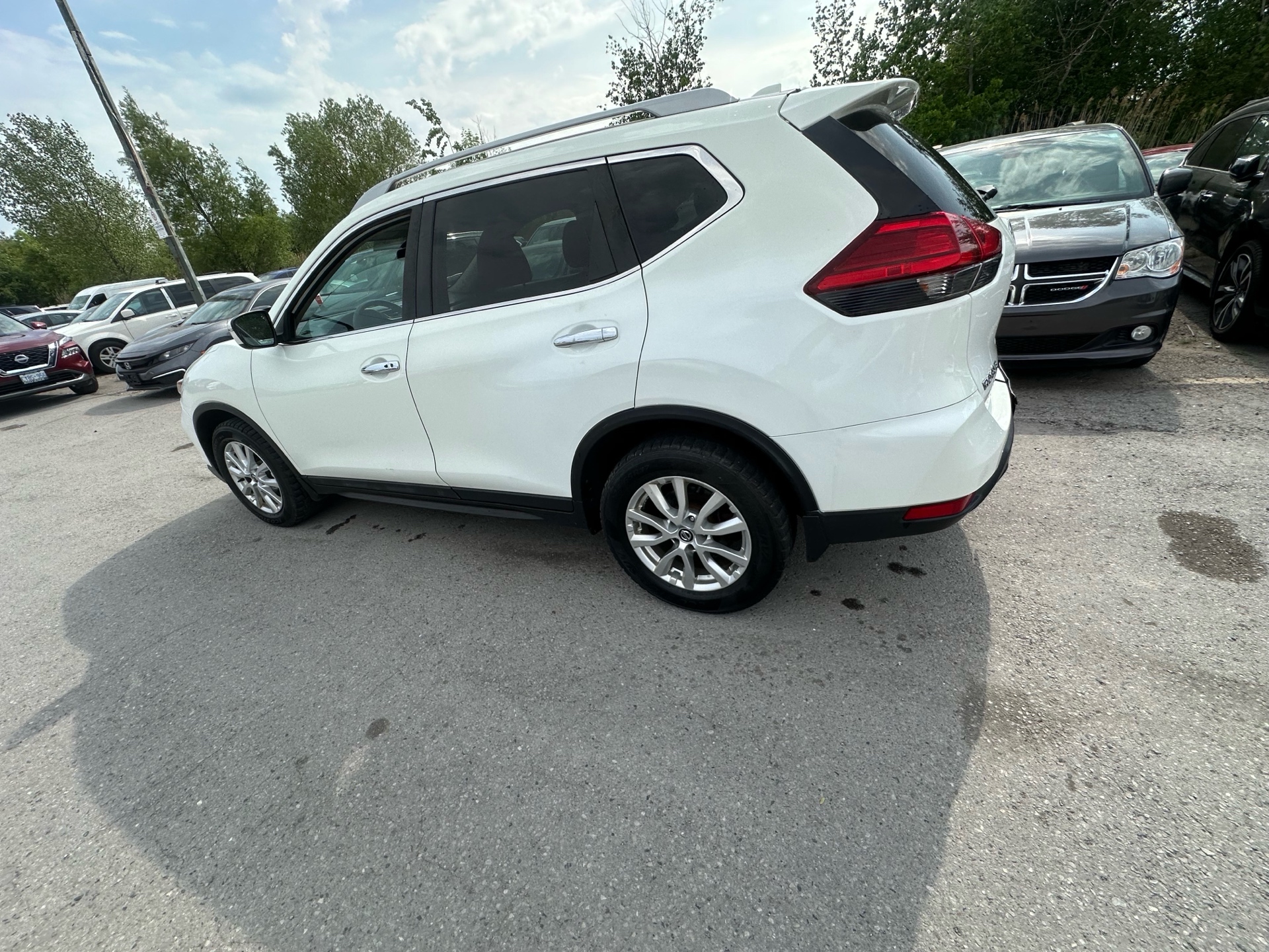 /hakimautosale/2017-Nissan-Rogue-19317920822265555.jpg