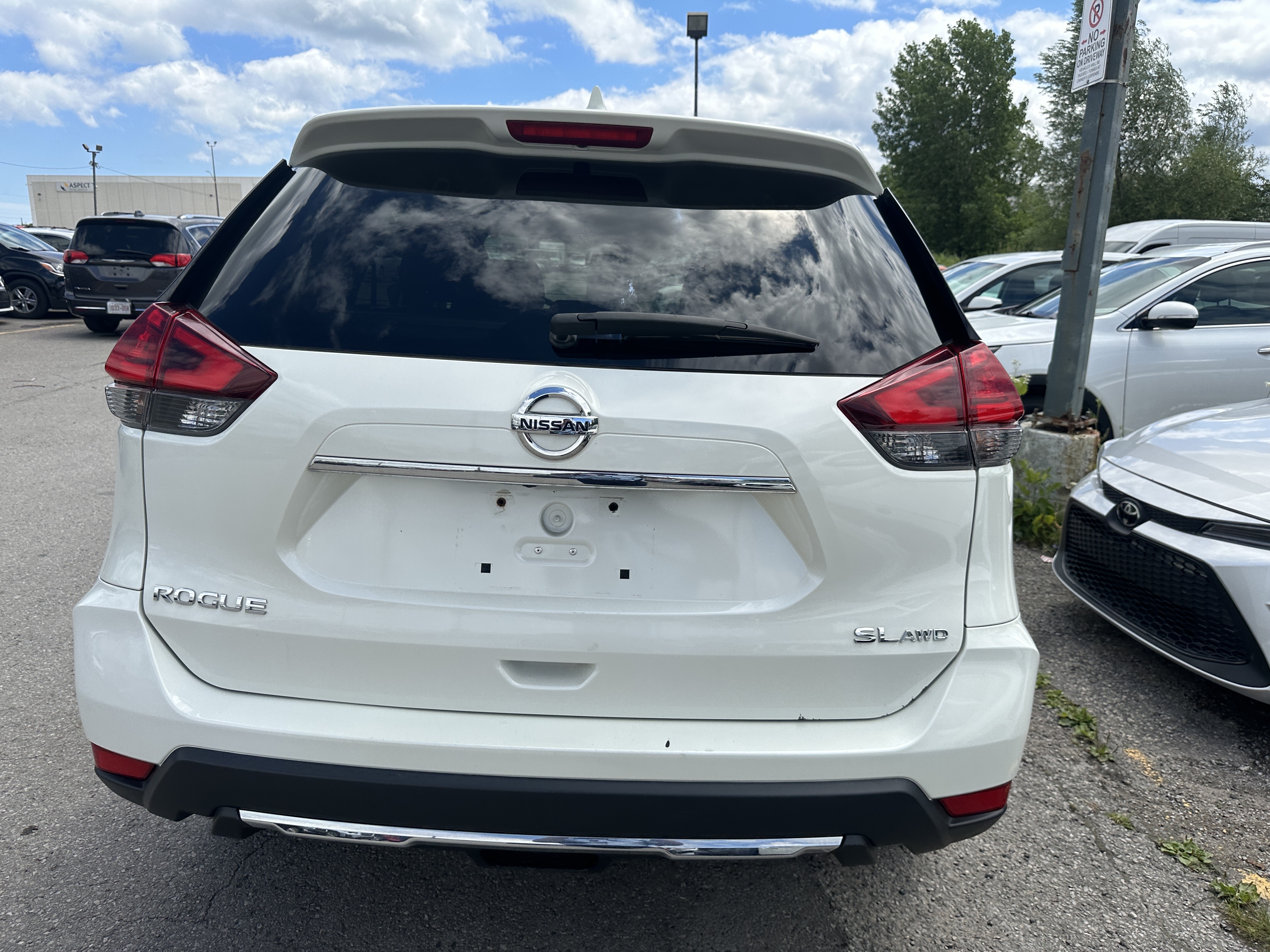 /hakimautosale/2017-Nissan-Rogue-22630381247924092.jpg