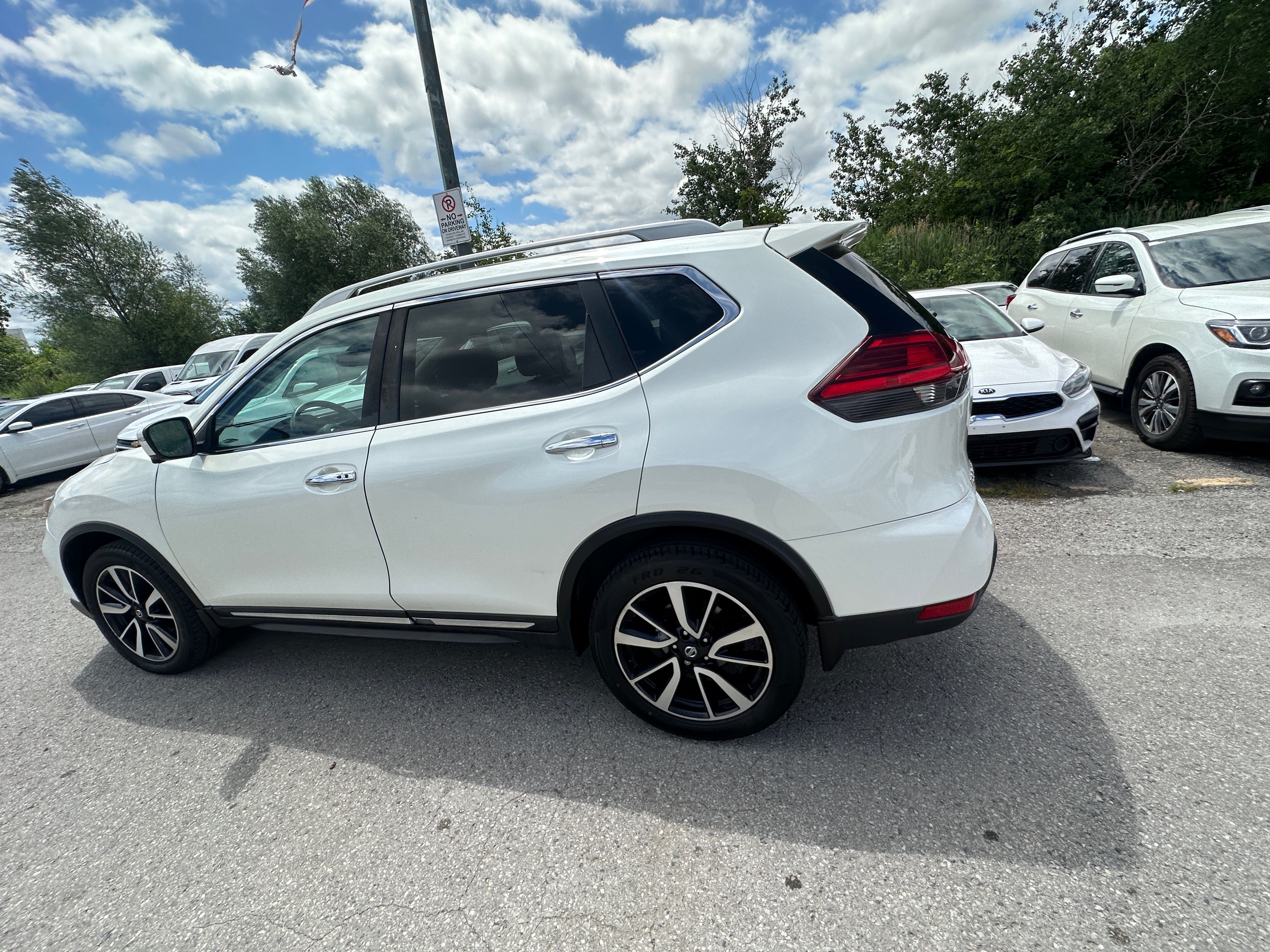 /hakimautosale/2017-Nissan-Rogue-2400713423093357.jpg