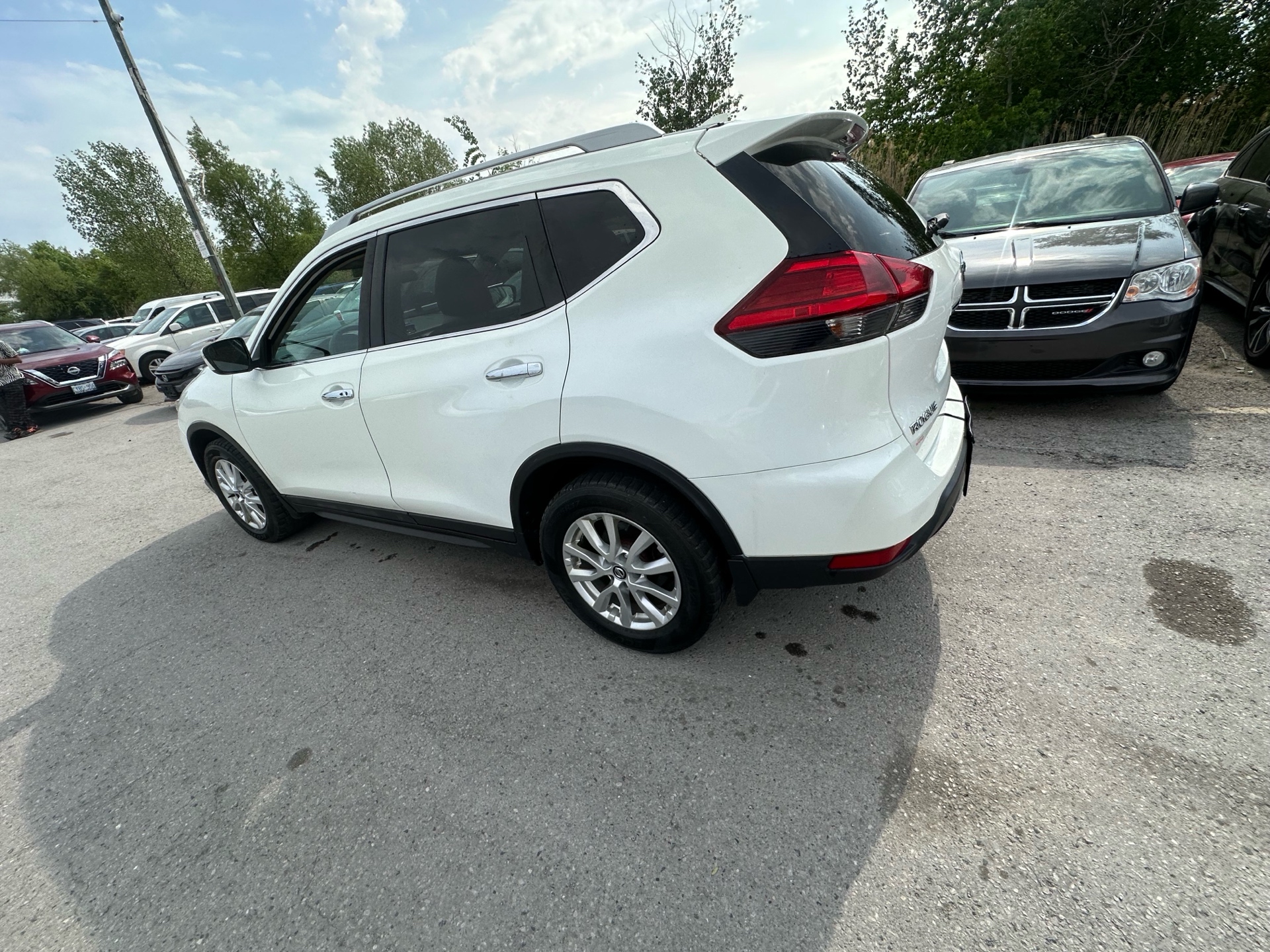 /hakimautosale/2017-Nissan-Rogue-5449812920674597.jpg
