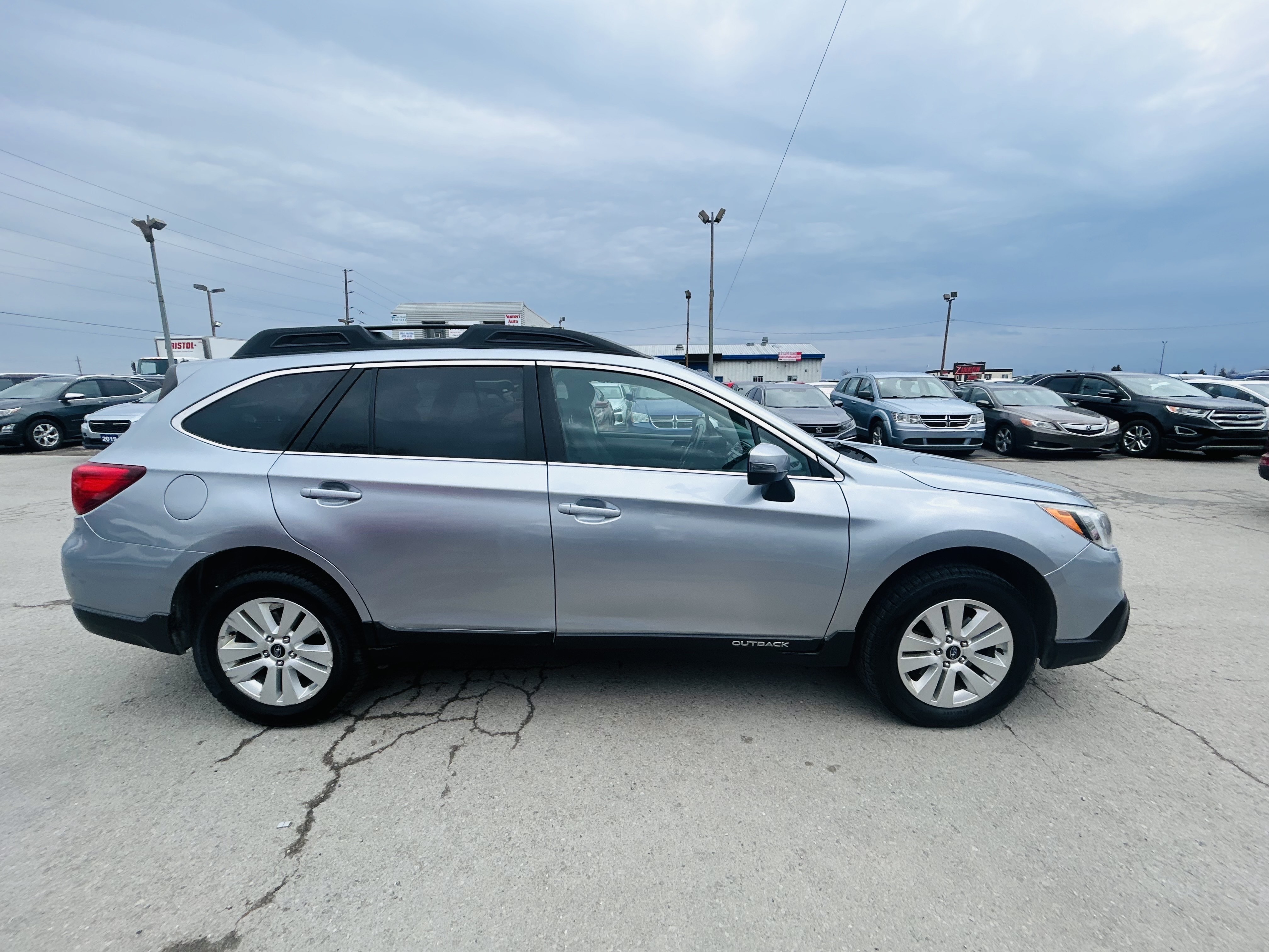 /hakimautosale/2017-Subaru-Outback-9096979044088178.jpg