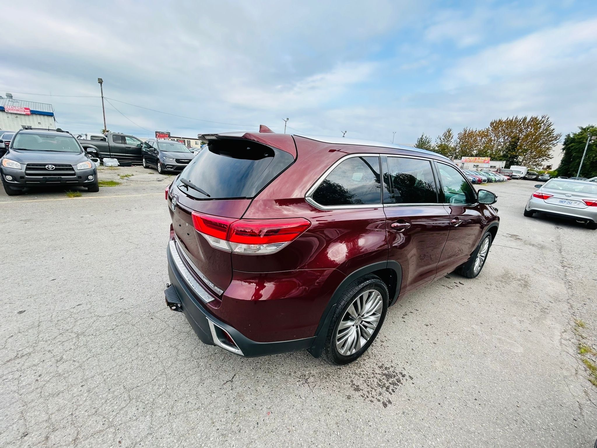 /hakimautosale/2017-Toyota-Highlander-05770240550696015.jpg