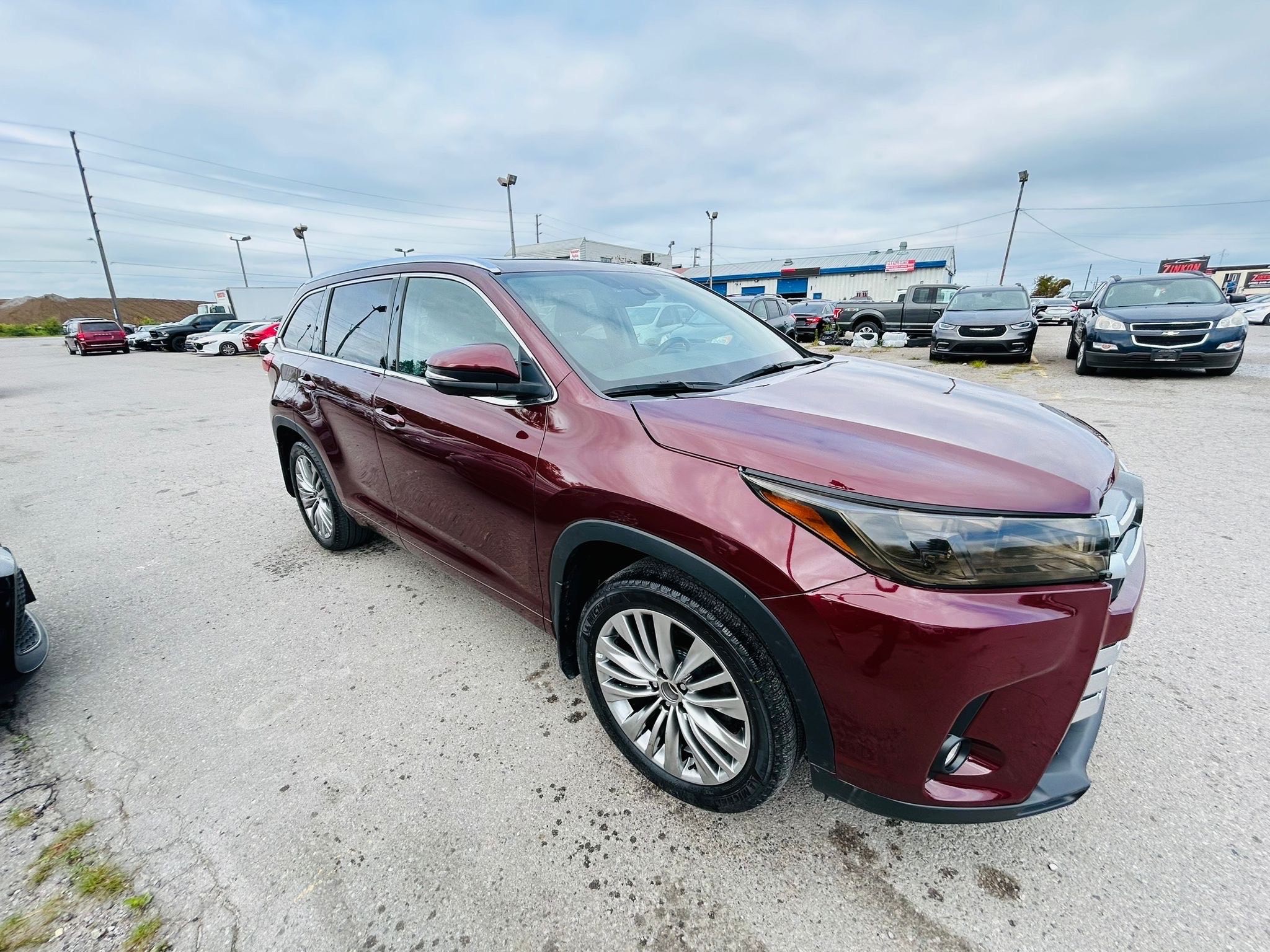 /hakimautosale/2017-Toyota-Highlander-10945804789712099.jpg