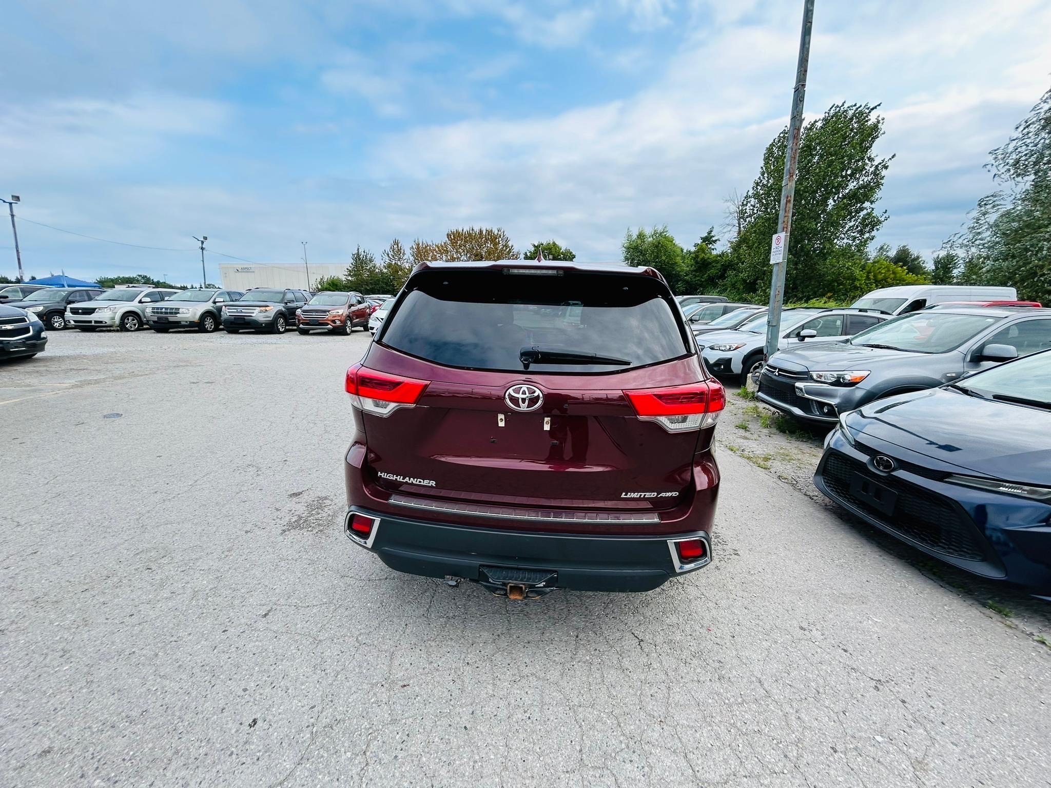 /hakimautosale/2017-Toyota-Highlander-5501764779561795.jpg