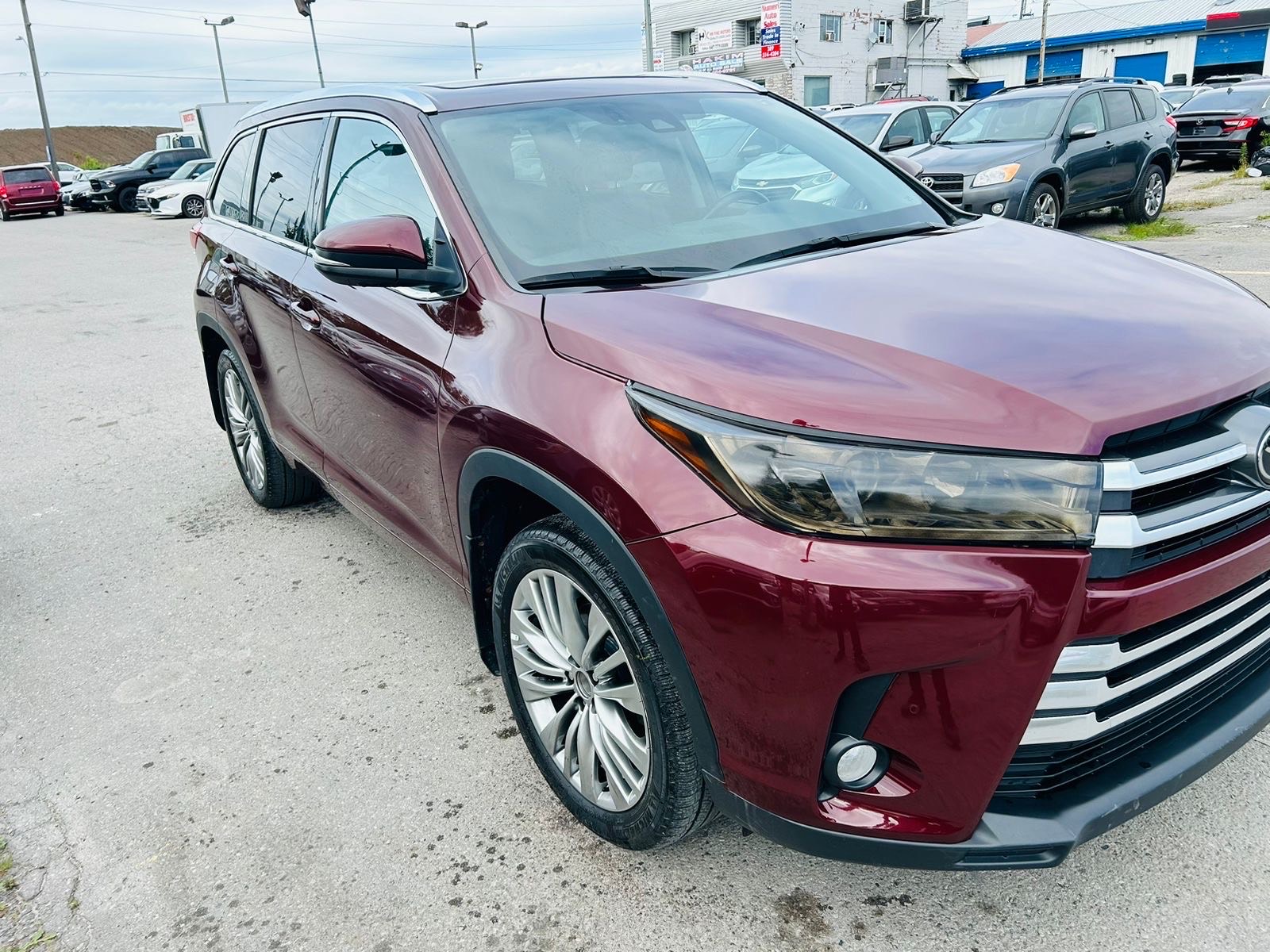 /hakimautosale/2017-Toyota-Highlander-670677522629743.jpg