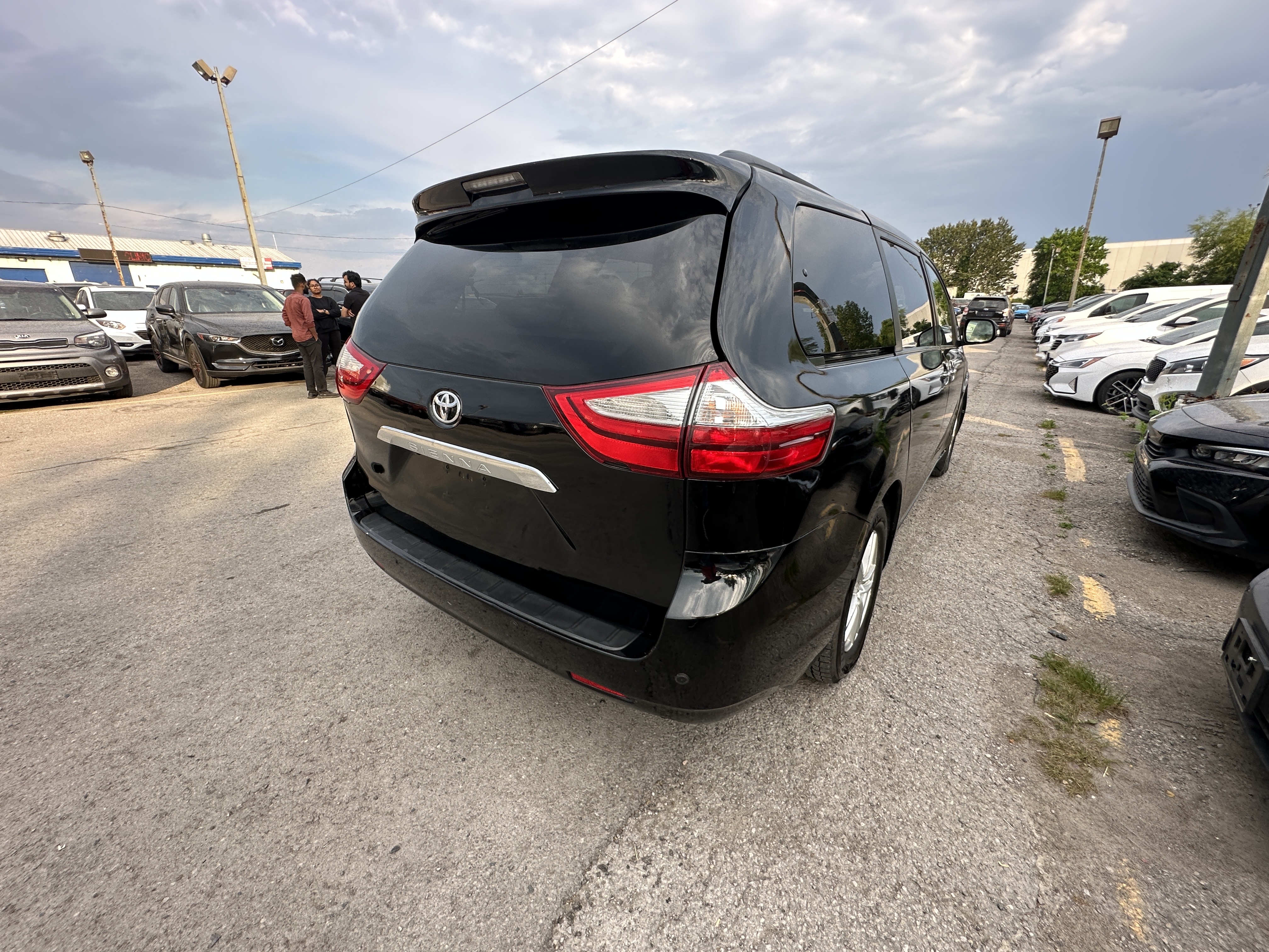 /hakimautosale/2017-Toyota-Sienna-09625198036062921.jpg