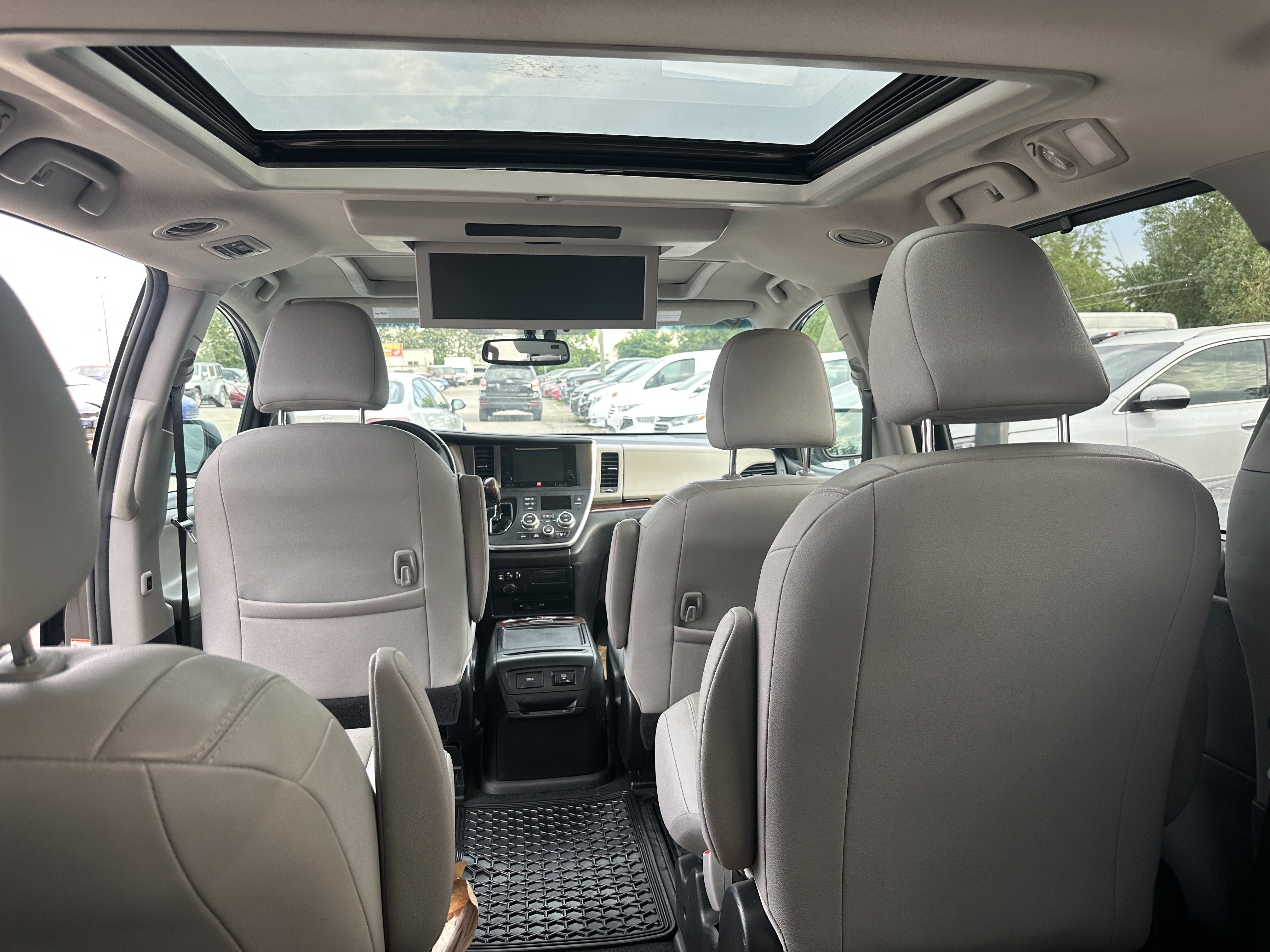 /hakimautosale/2017-Toyota-Sienna-4106668867137986.jpg