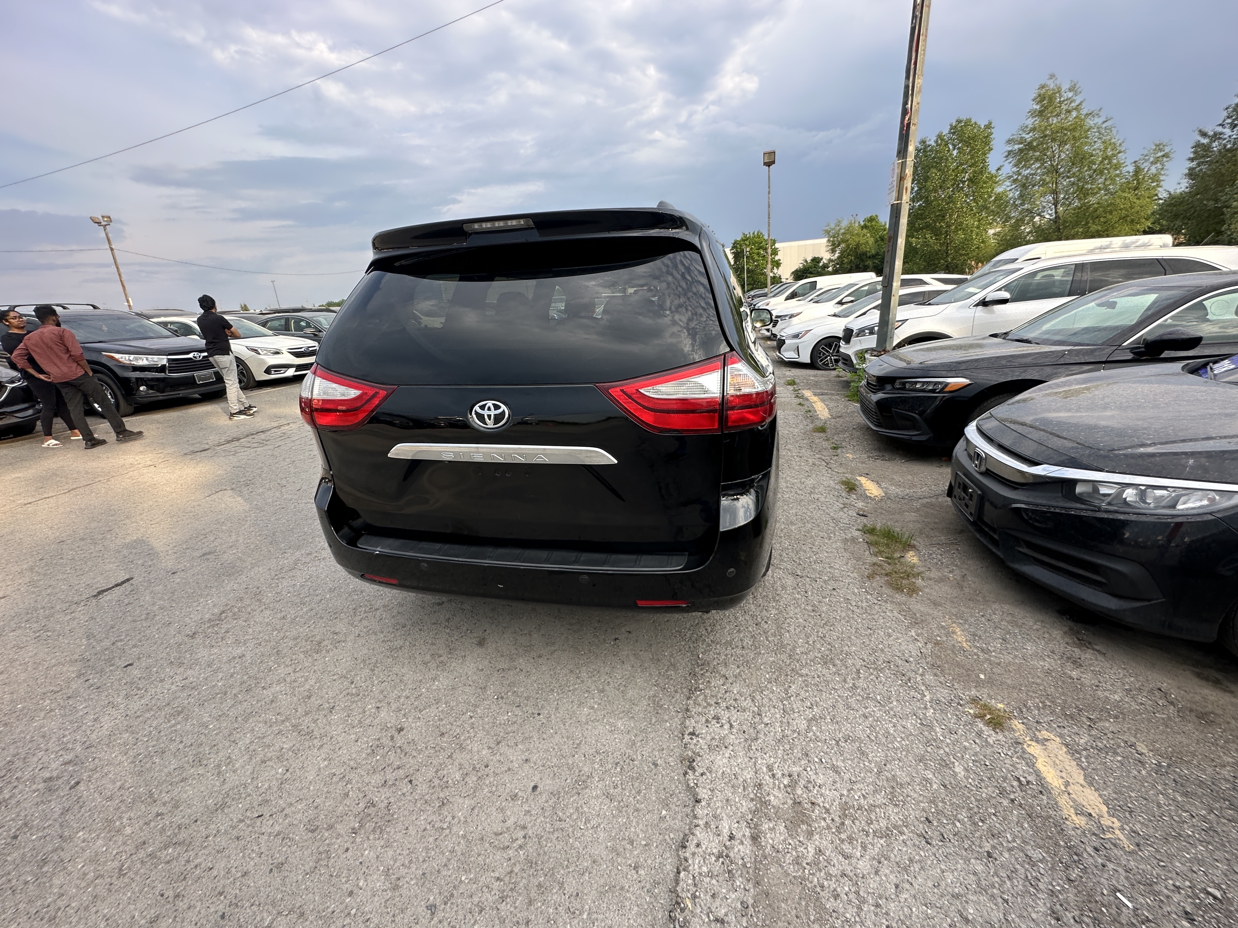 /hakimautosale/2017-Toyota-Sienna-41106932757812653.jpg