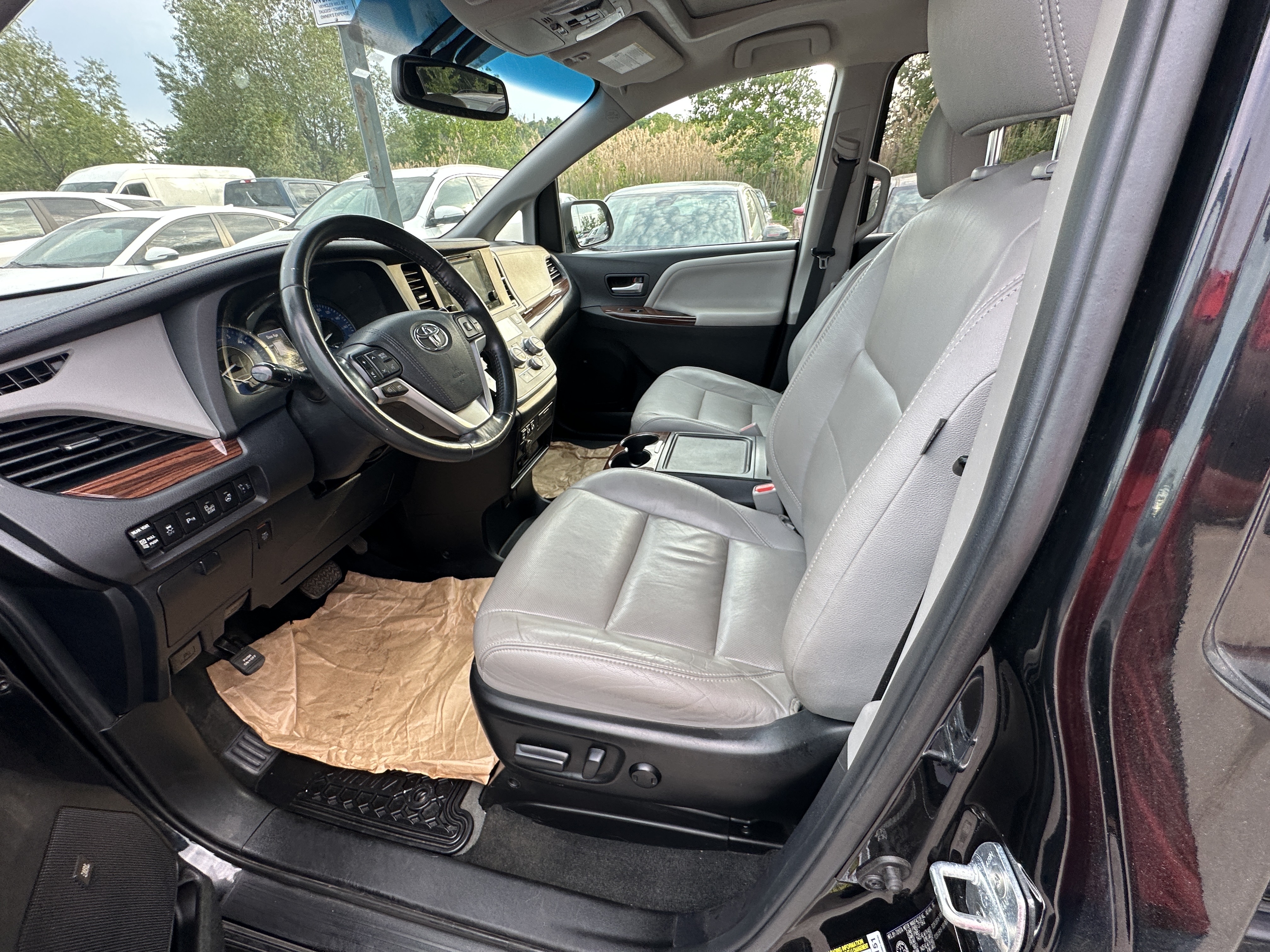 /hakimautosale/2017-Toyota-Sienna-5427166489353714.jpg
