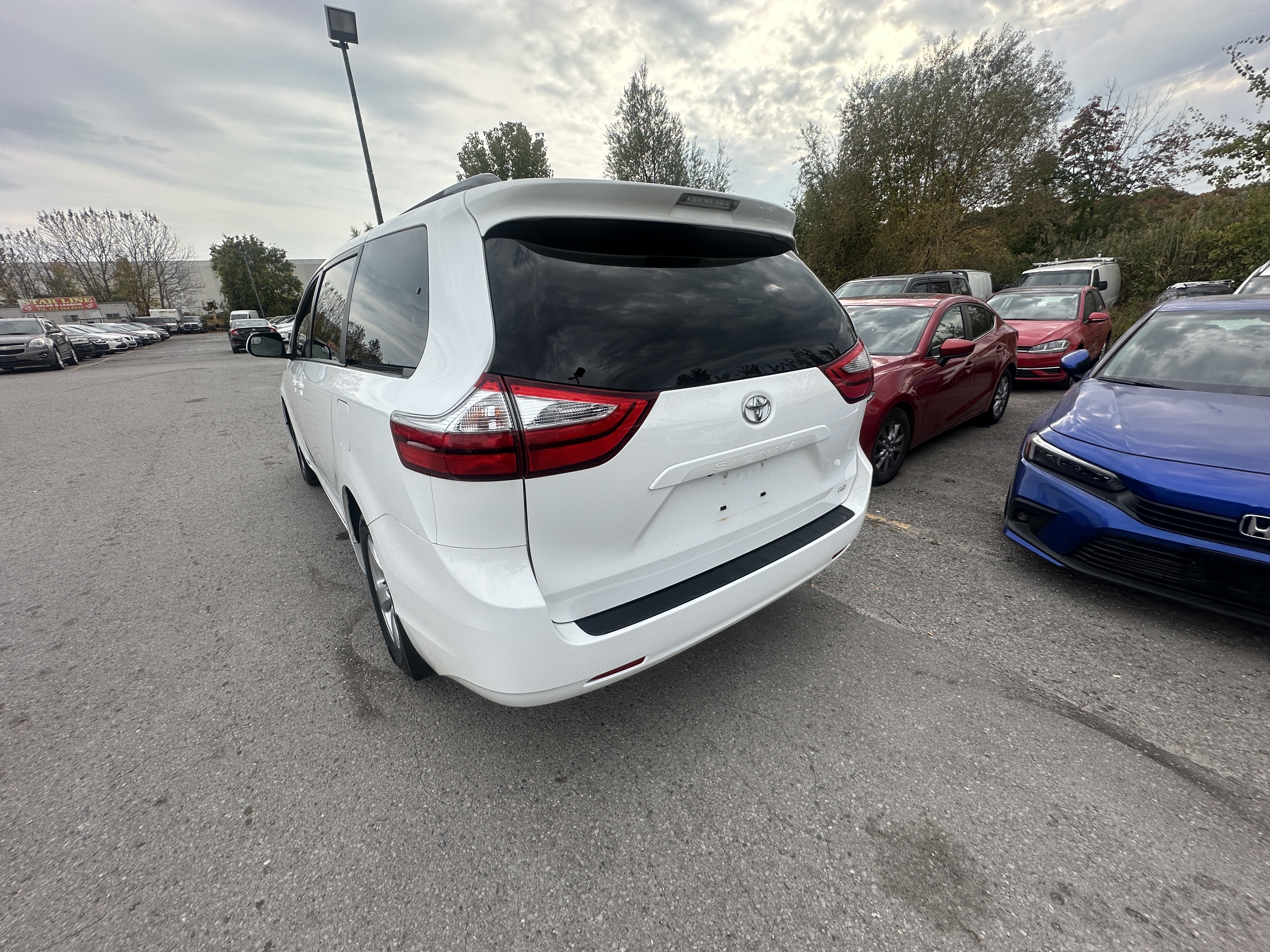 /hakimautosale/2017-Toyota-Sienna-5503532024738655.jpg