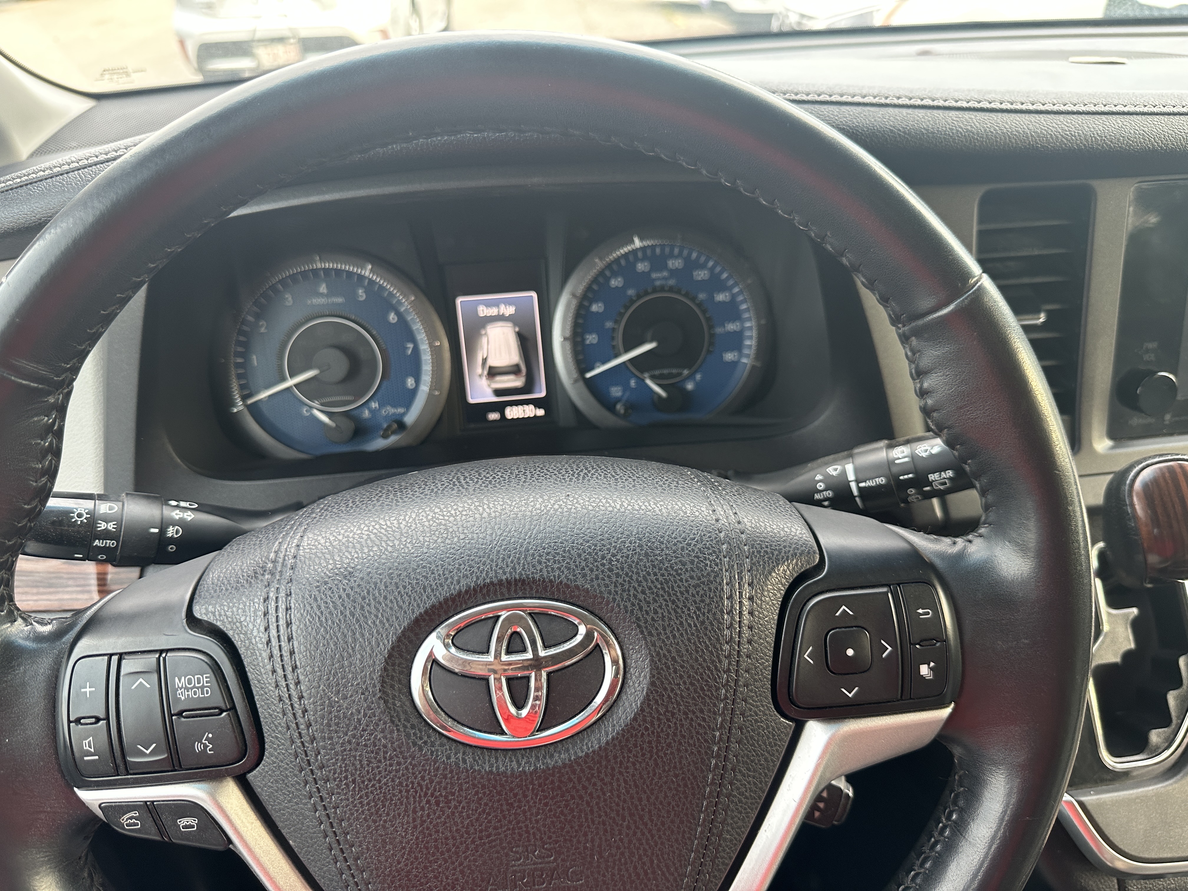 /hakimautosale/2017-Toyota-Sienna-5815478294027641.jpg