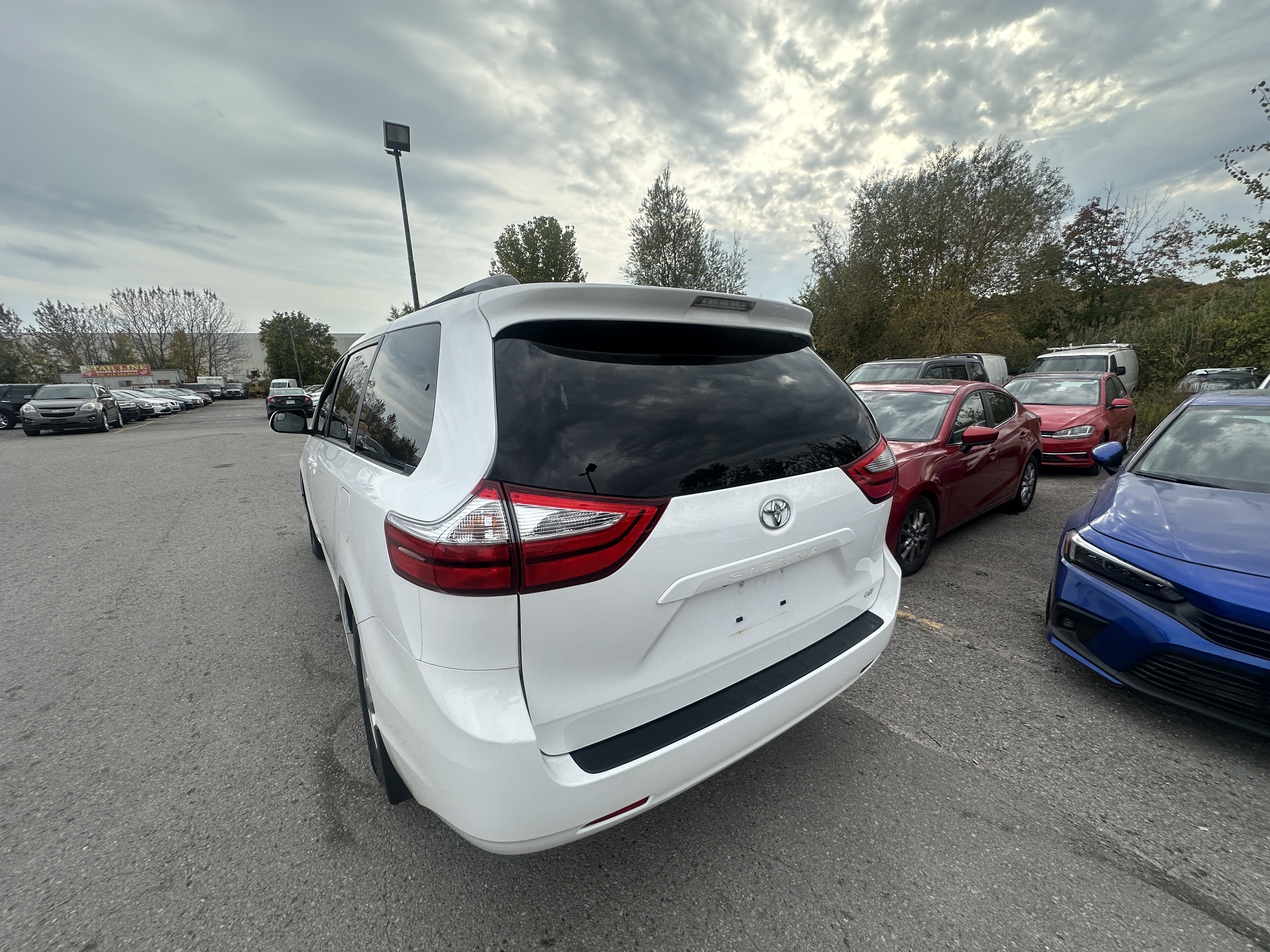 /hakimautosale/2017-Toyota-Sienna-5863220500612207.jpg