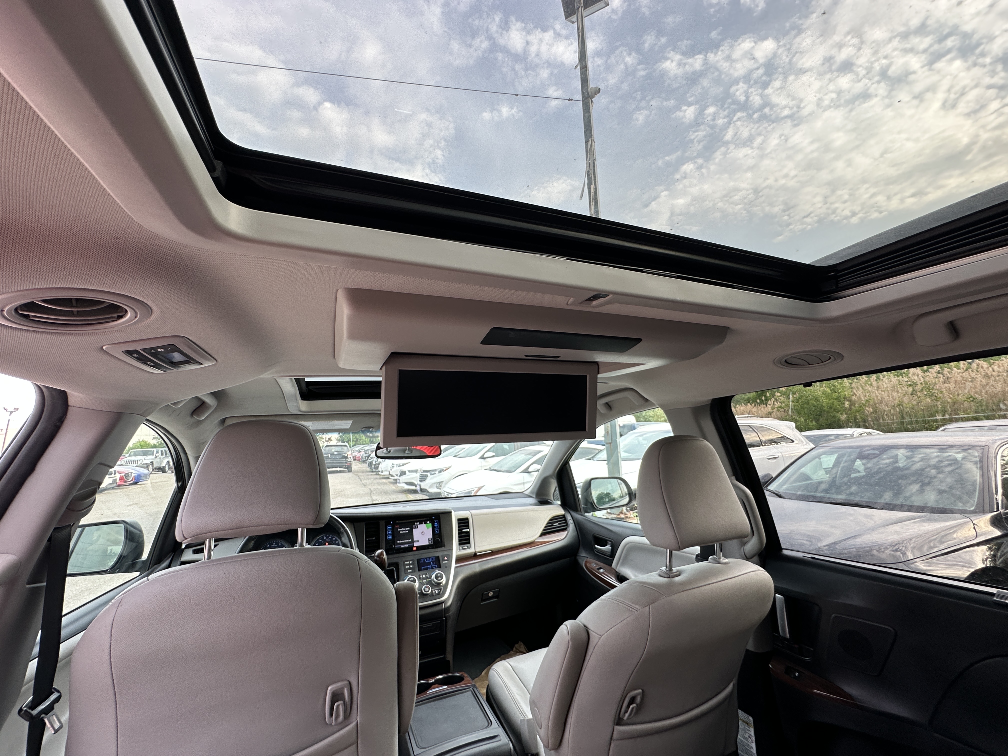 /hakimautosale/2017-Toyota-Sienna-6962879638544199.jpg