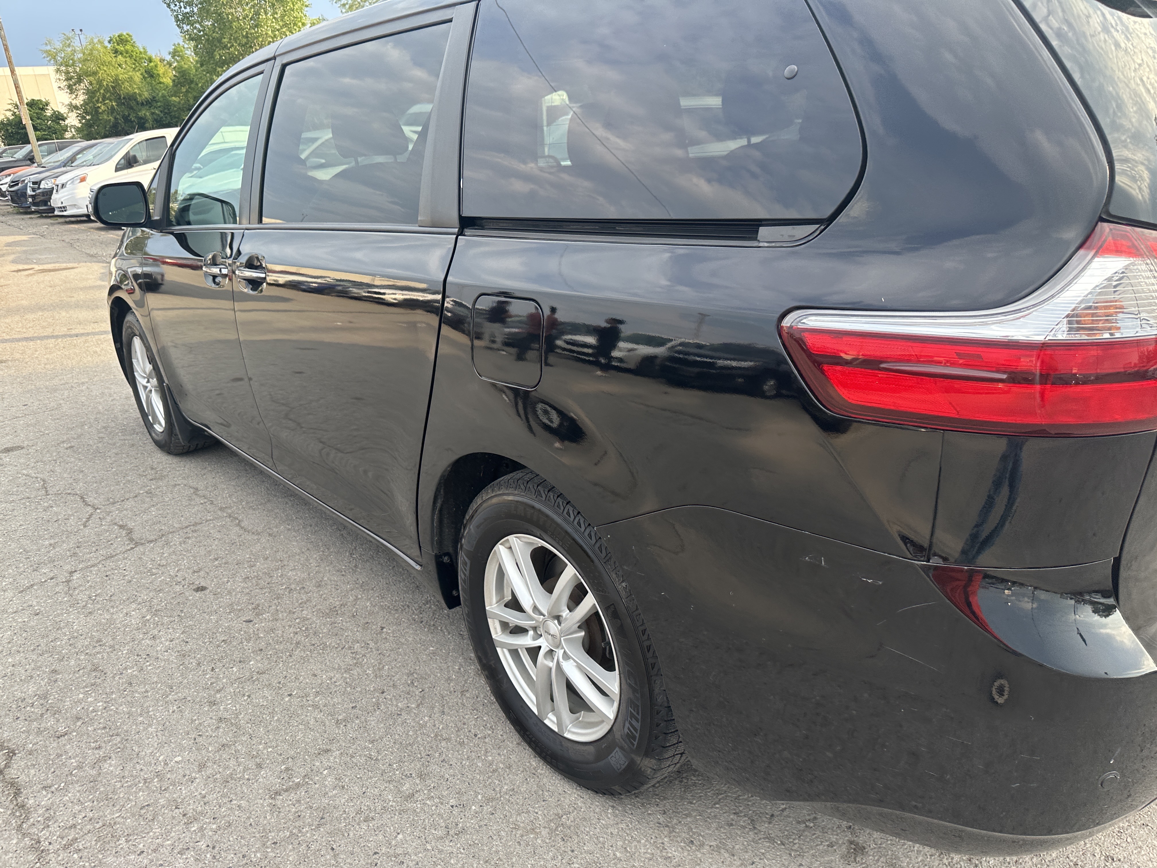 /hakimautosale/2017-Toyota-Sienna-6982187368088462.jpg
