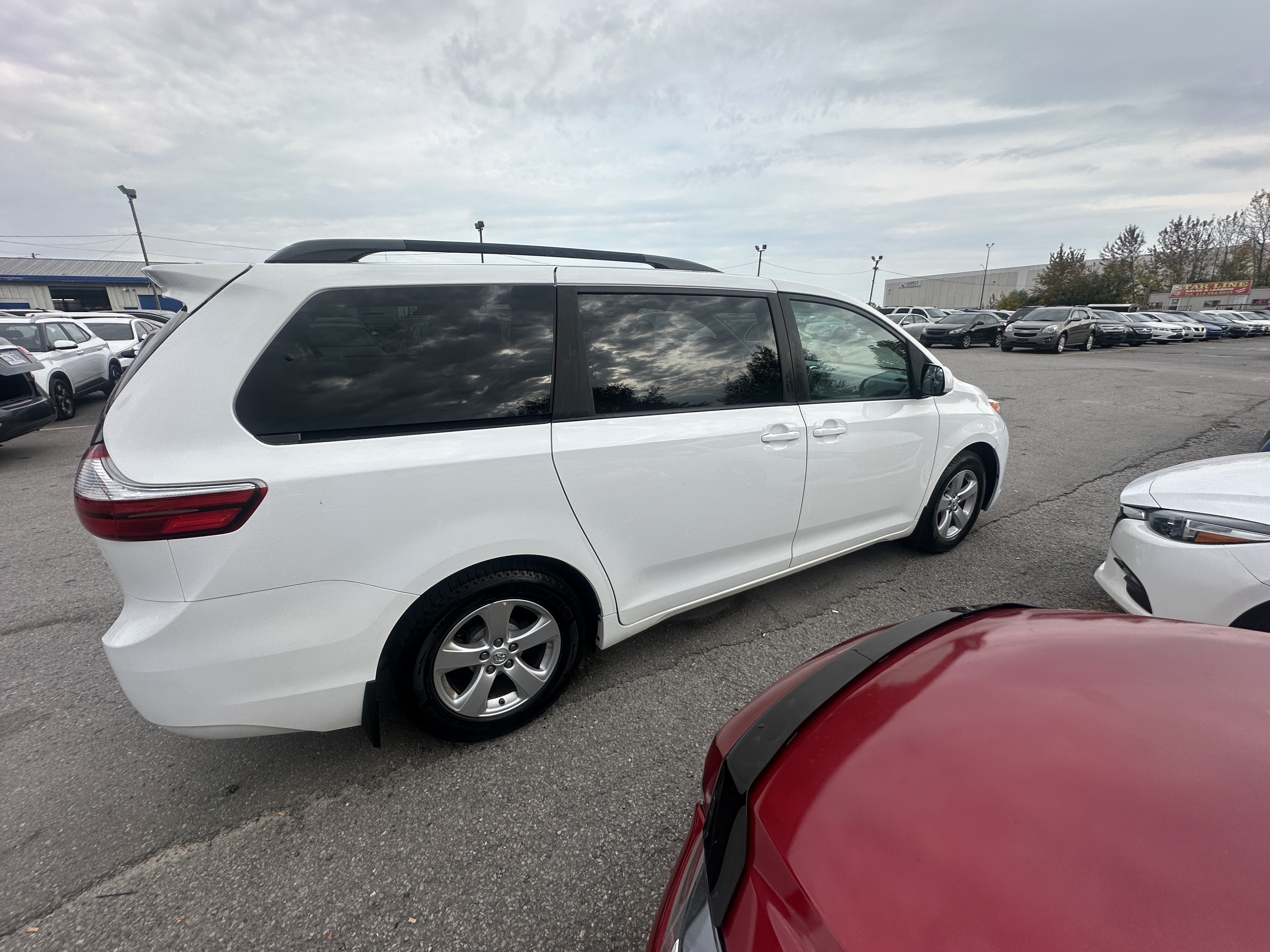 /hakimautosale/2017-Toyota-Sienna-7334789191050763.jpg