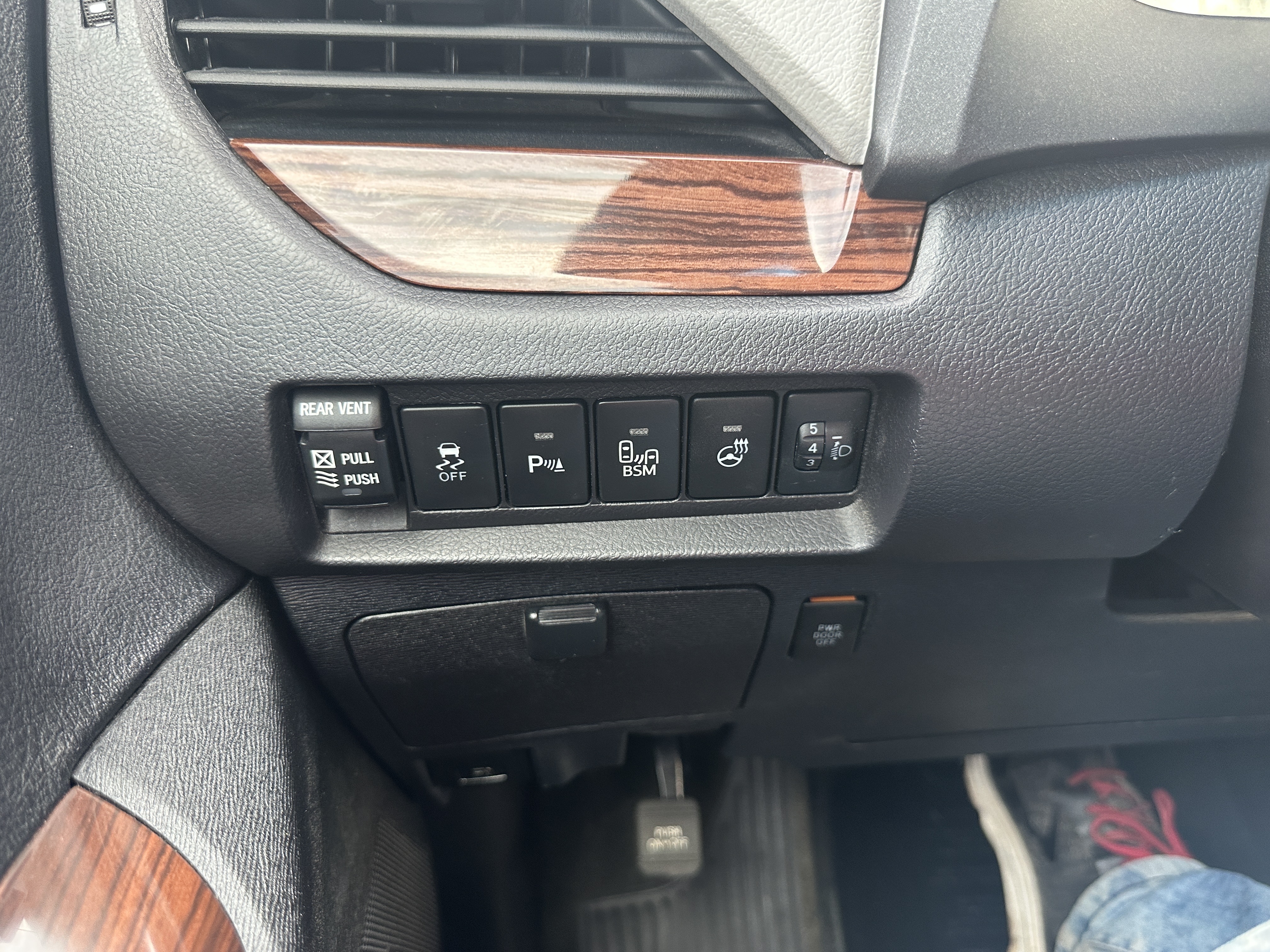 /hakimautosale/2017-Toyota-Sienna-7639231733983345.jpg