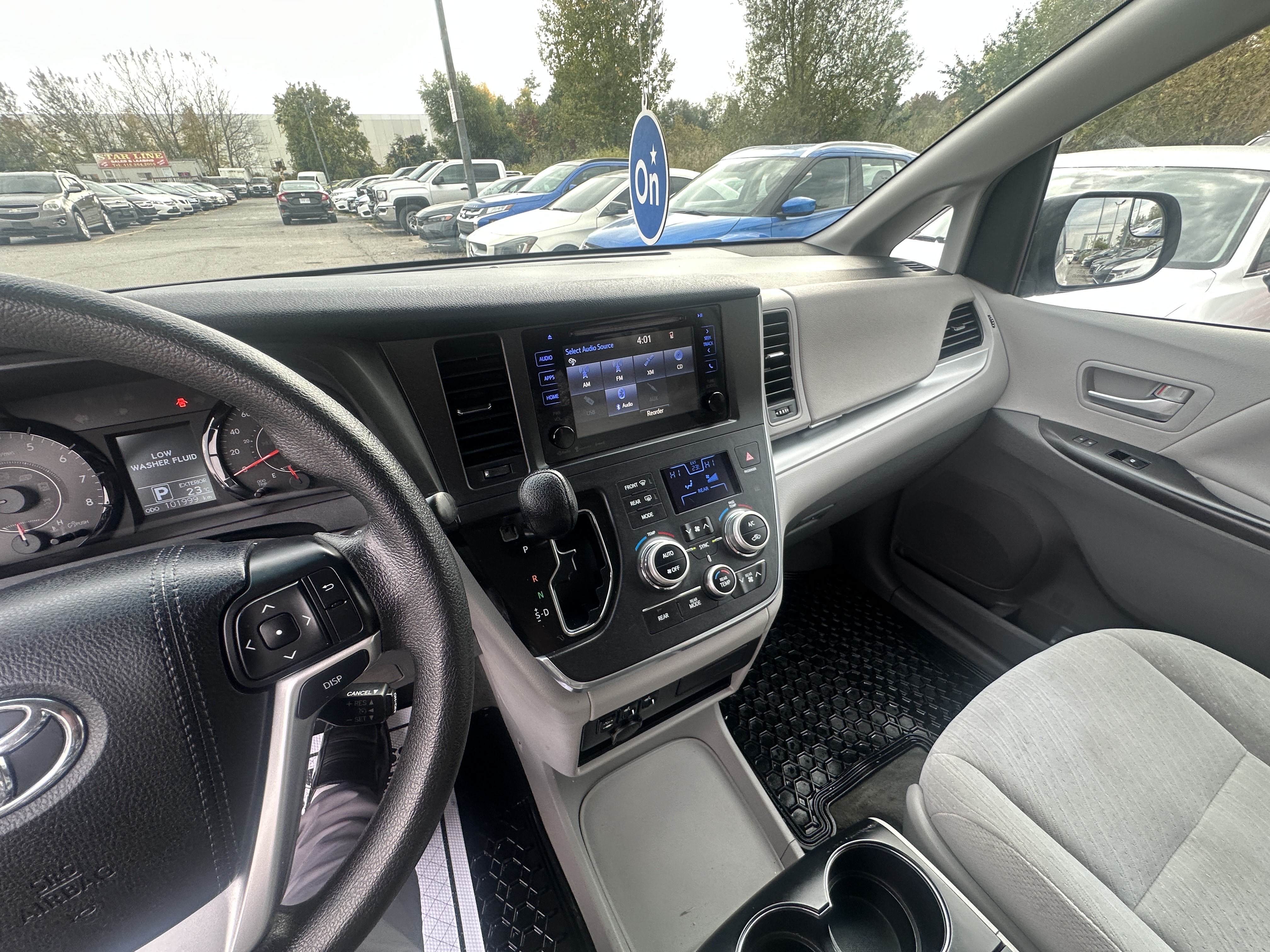 /hakimautosale/2017-Toyota-Sienna-7923903173534765.jpg